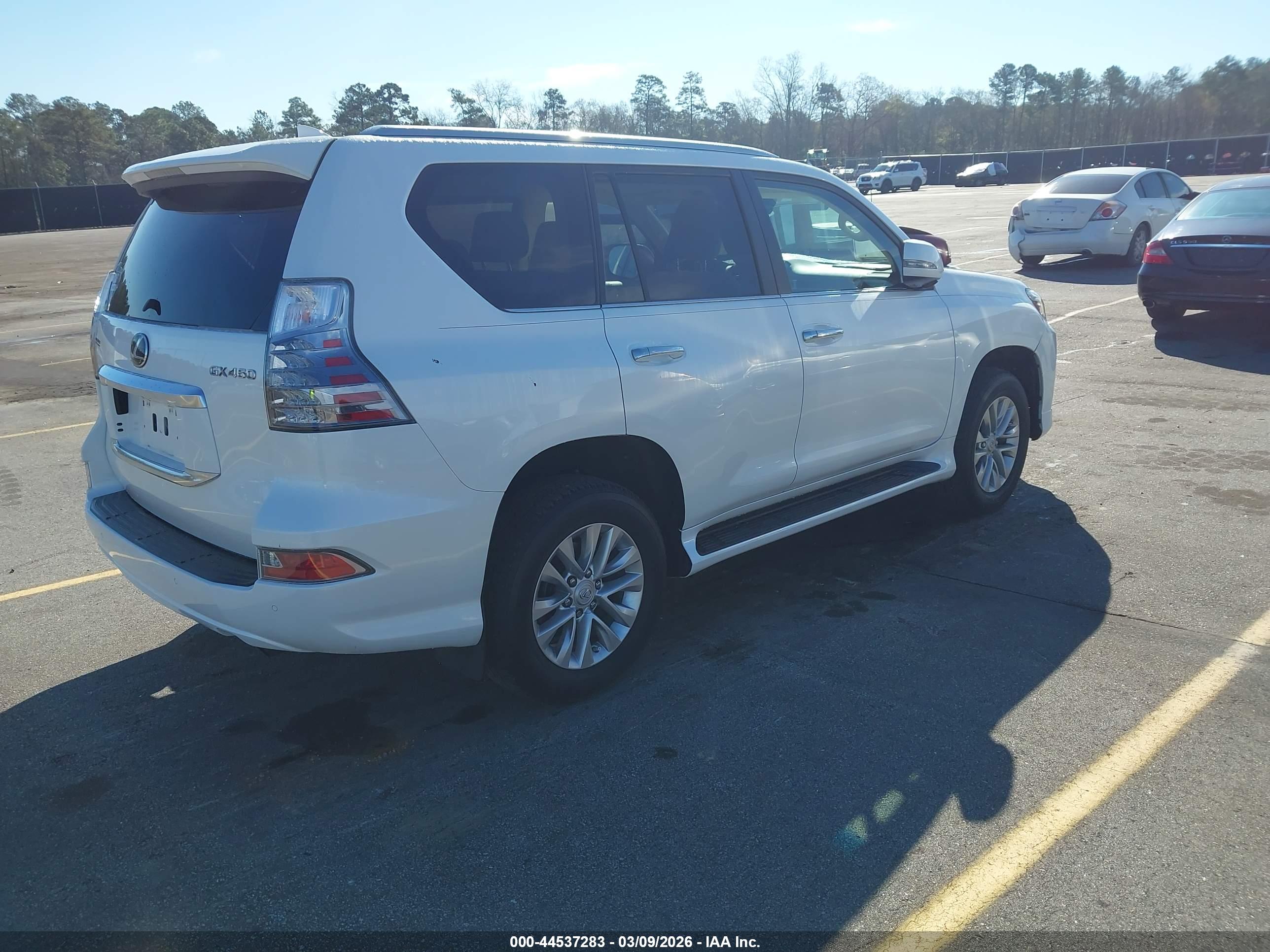 LEXUS GX image 4