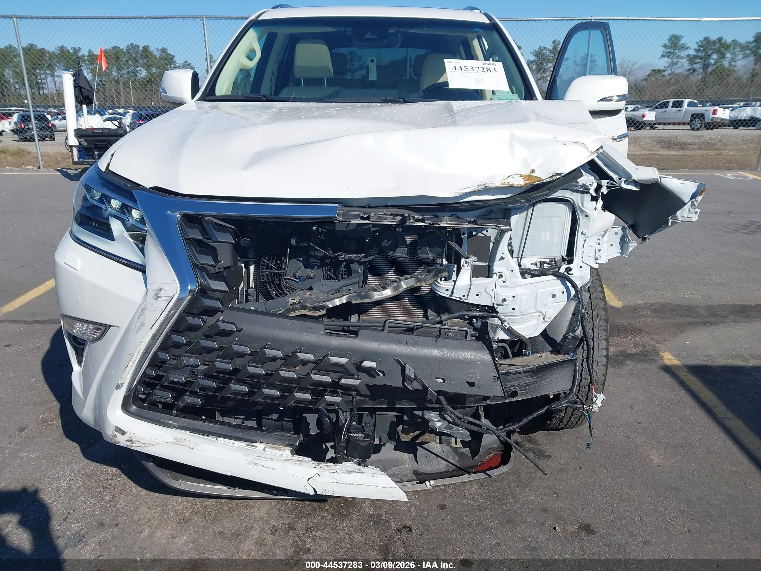 LEXUS GX image 6