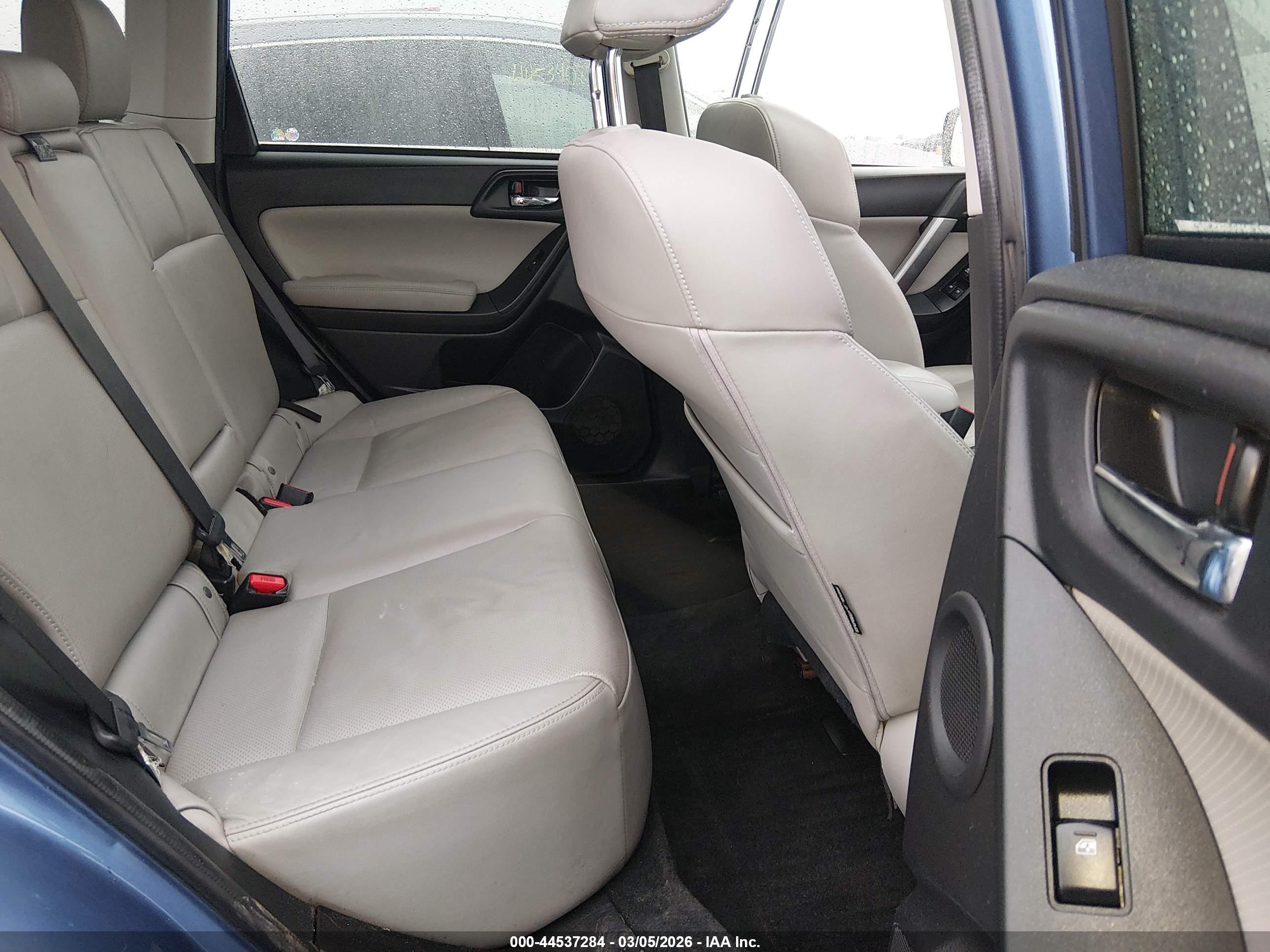 SUBARU FORESTER image 8