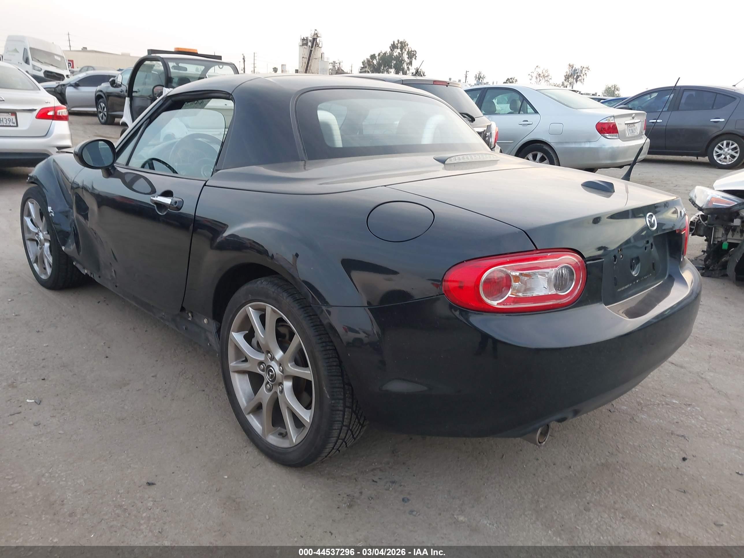 MAZDA MX-5 image 3