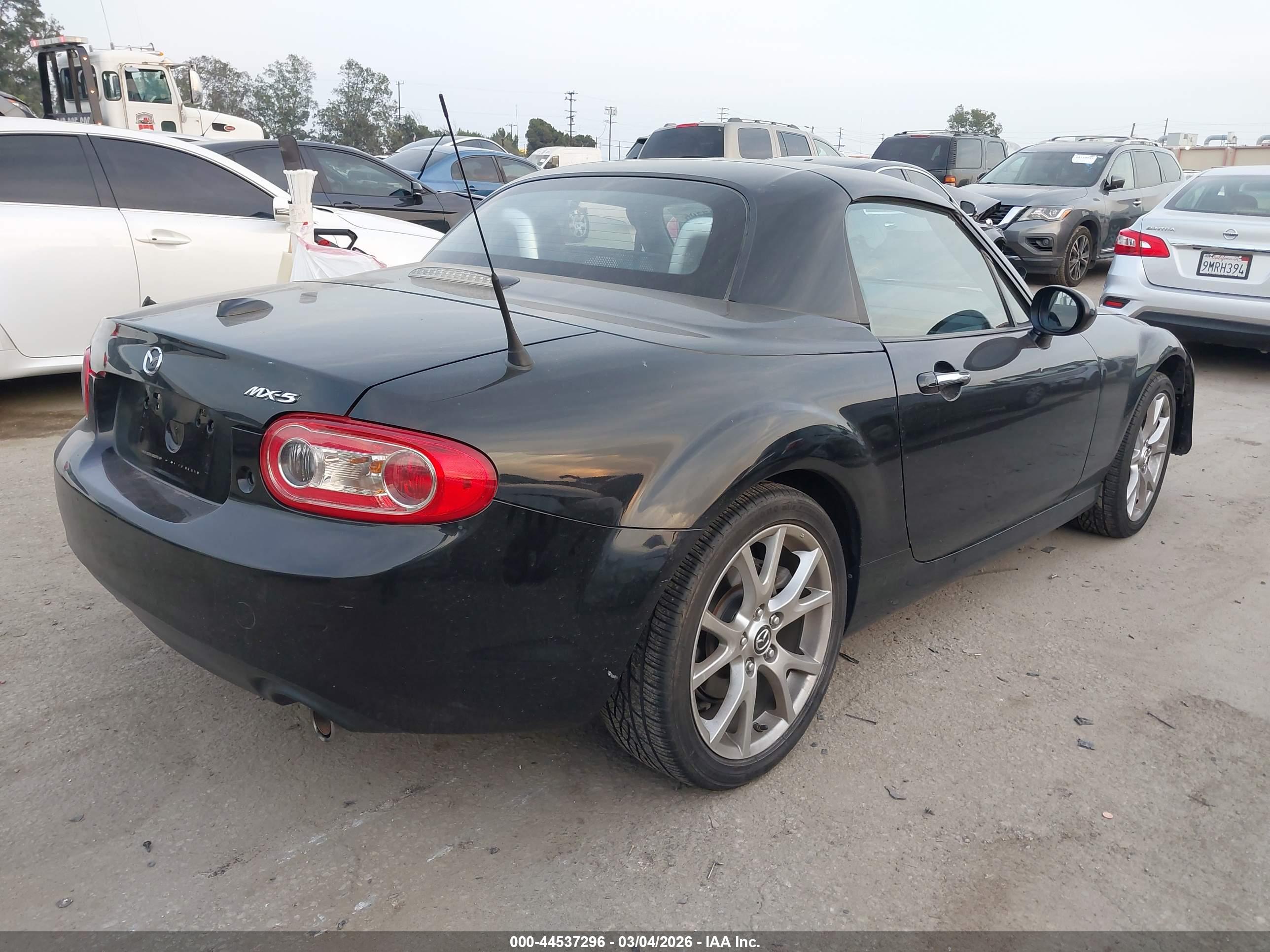 MAZDA MX-5 image 4
