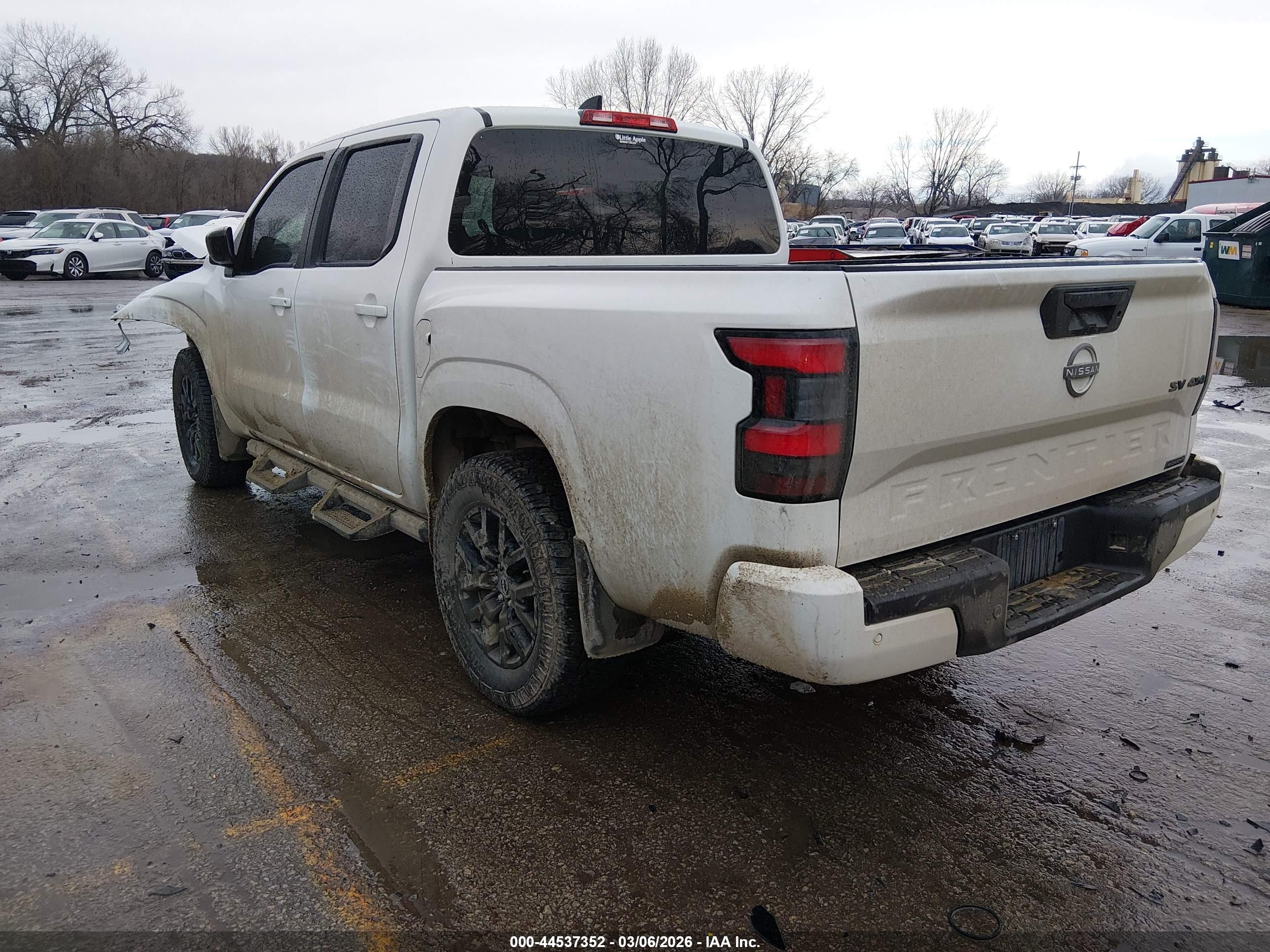 NISSAN FRONTIER image 3