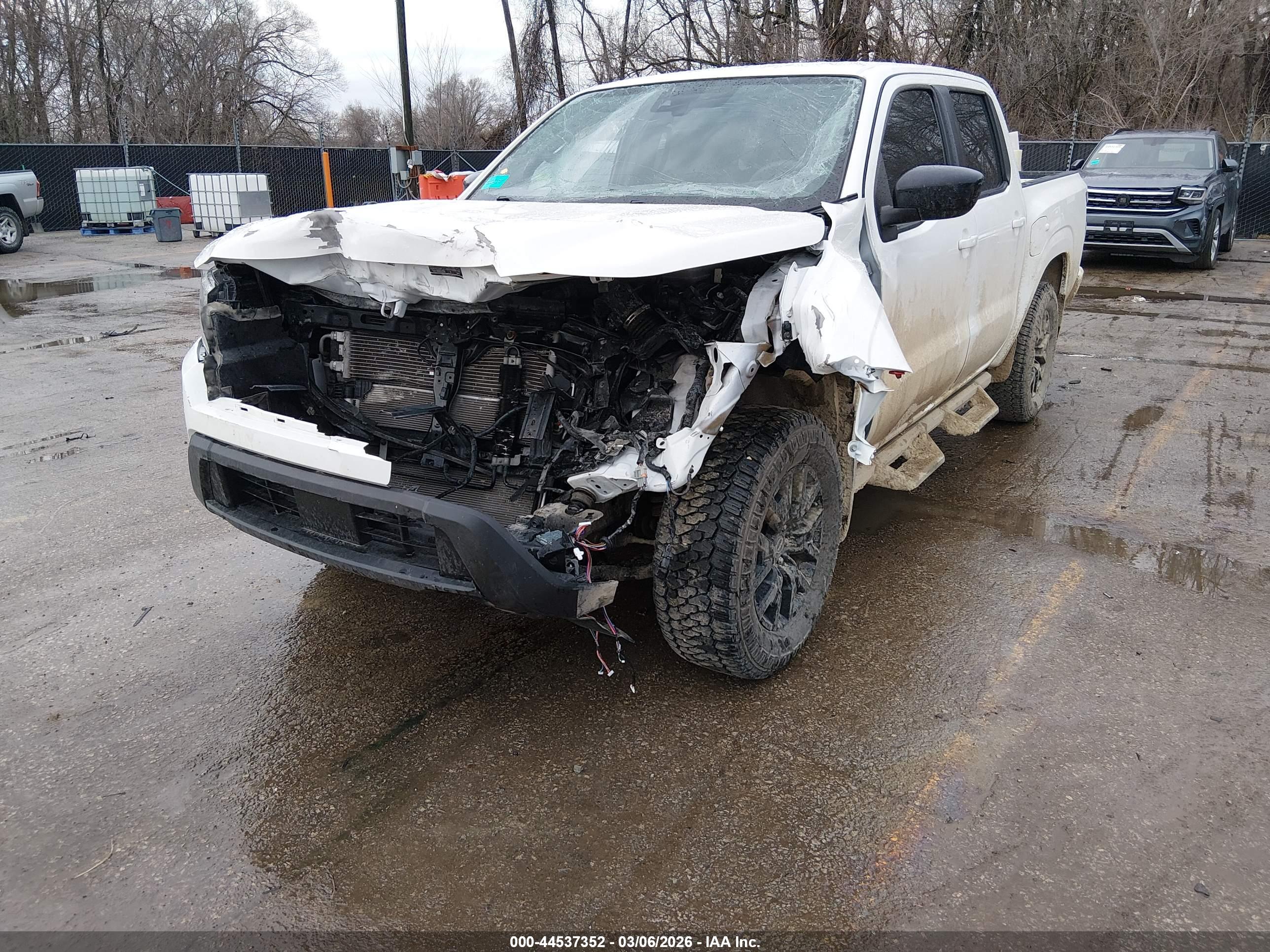 NISSAN FRONTIER image 6