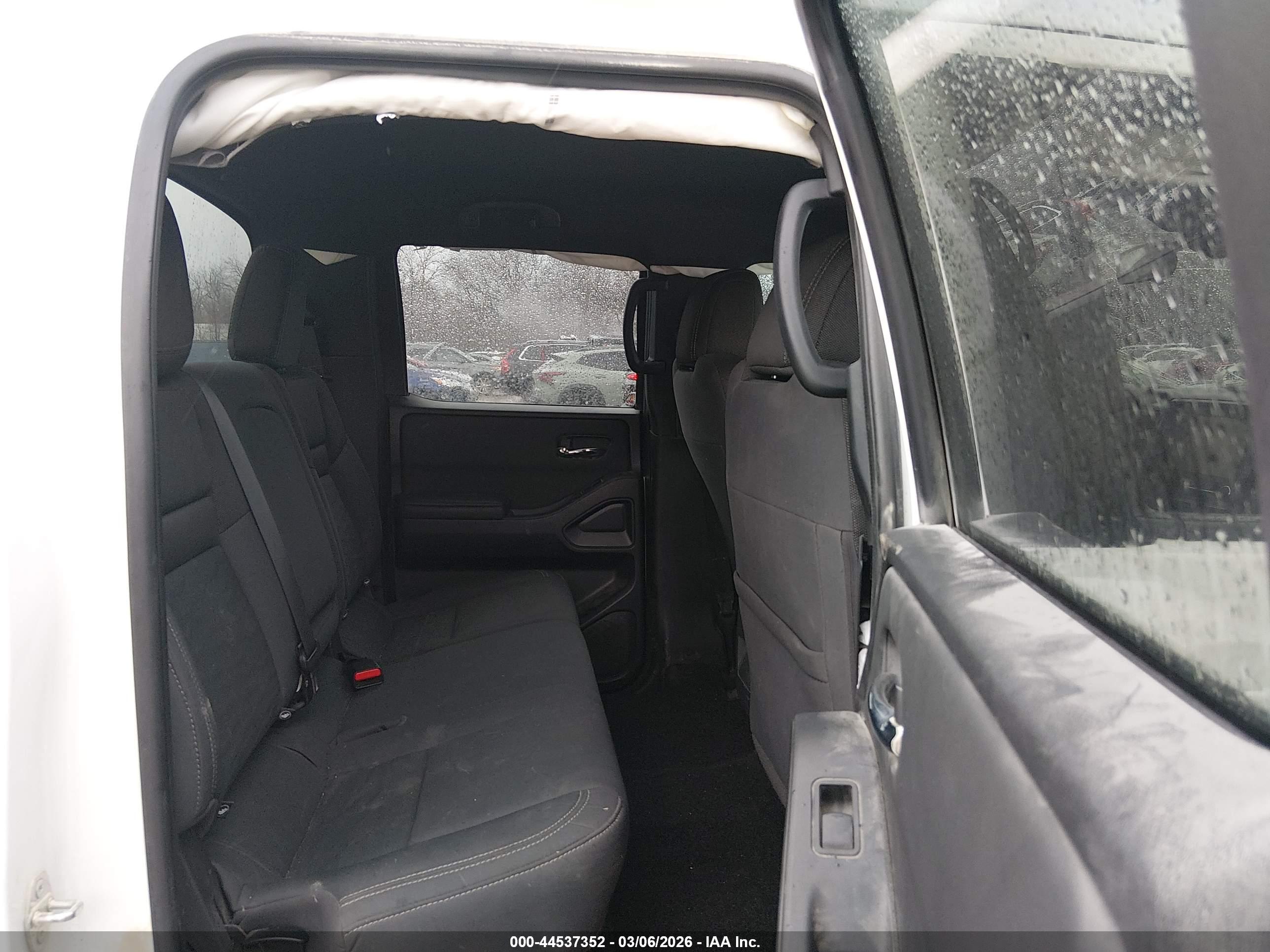 NISSAN FRONTIER image 8