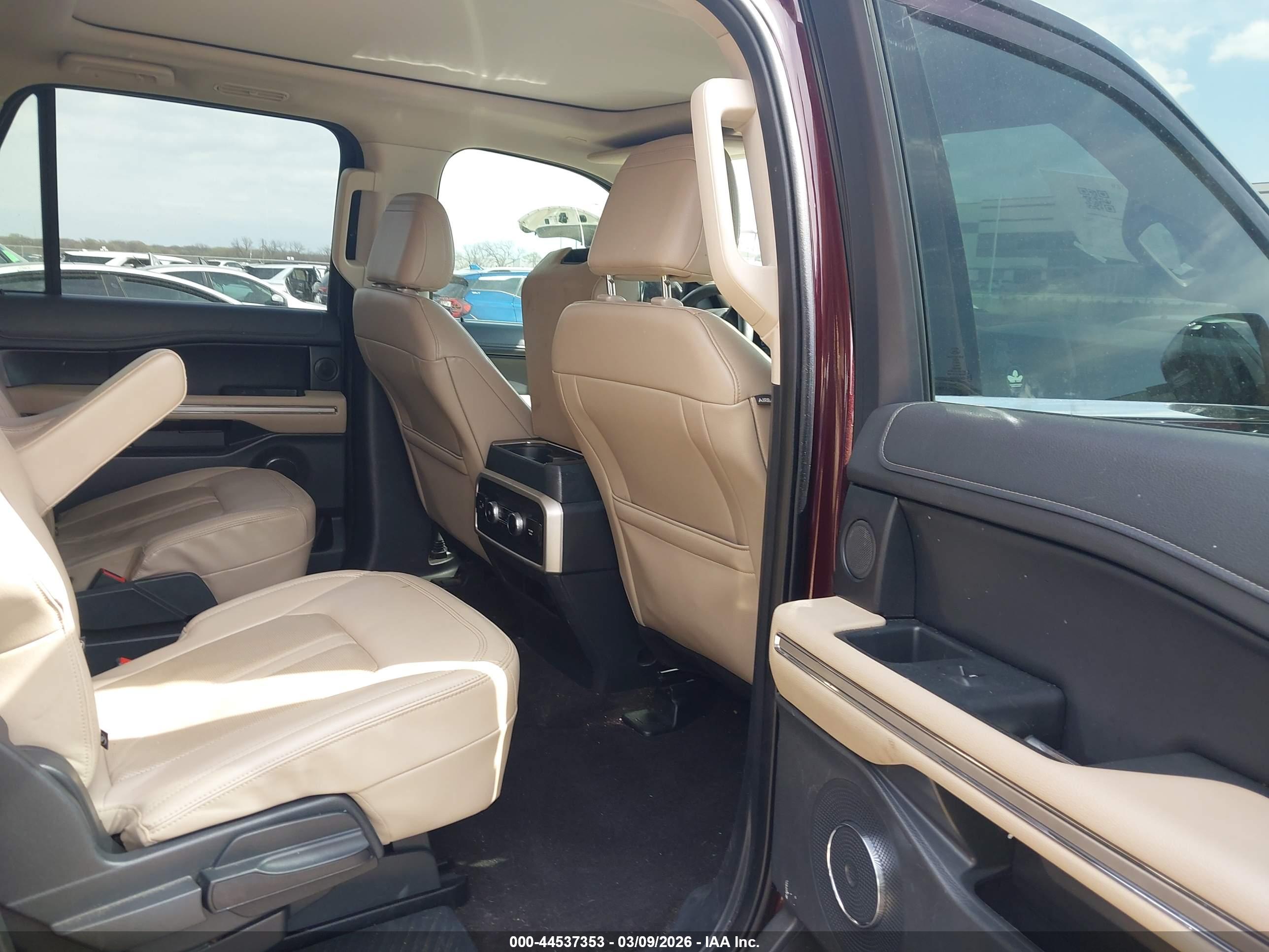 FORD EXPEDITION image 8