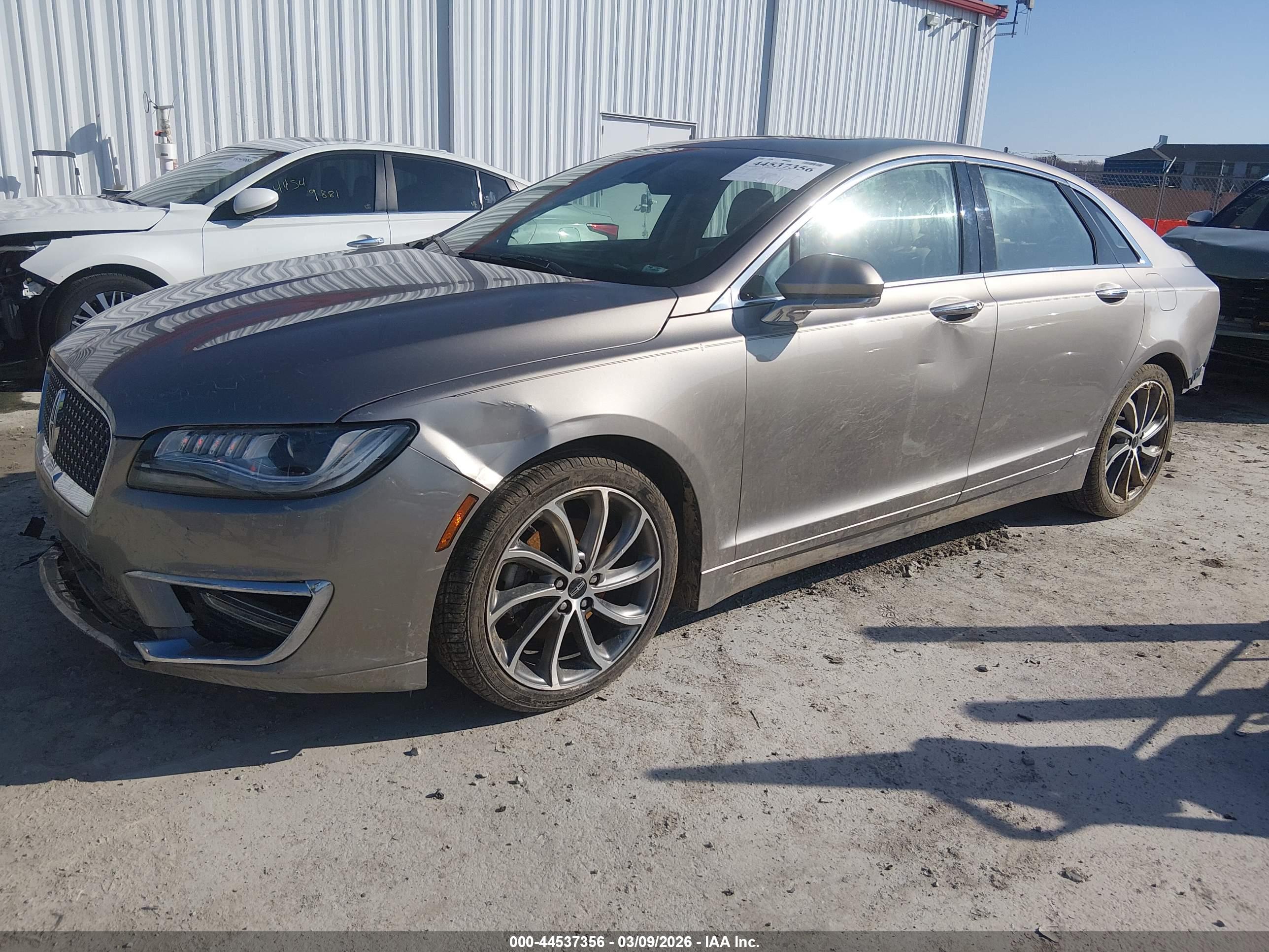 LINCOLN MKZ image 2