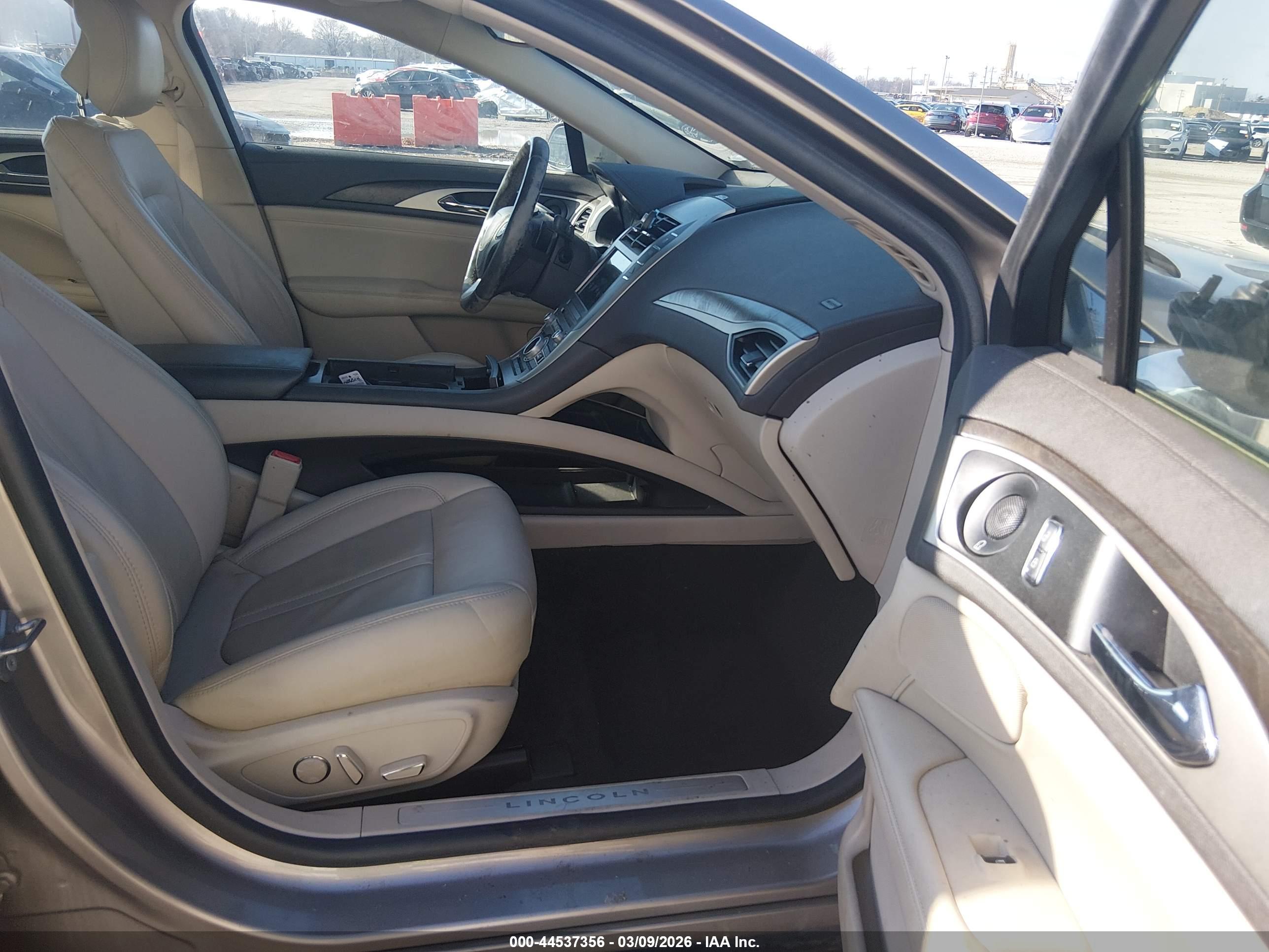 LINCOLN MKZ image 5