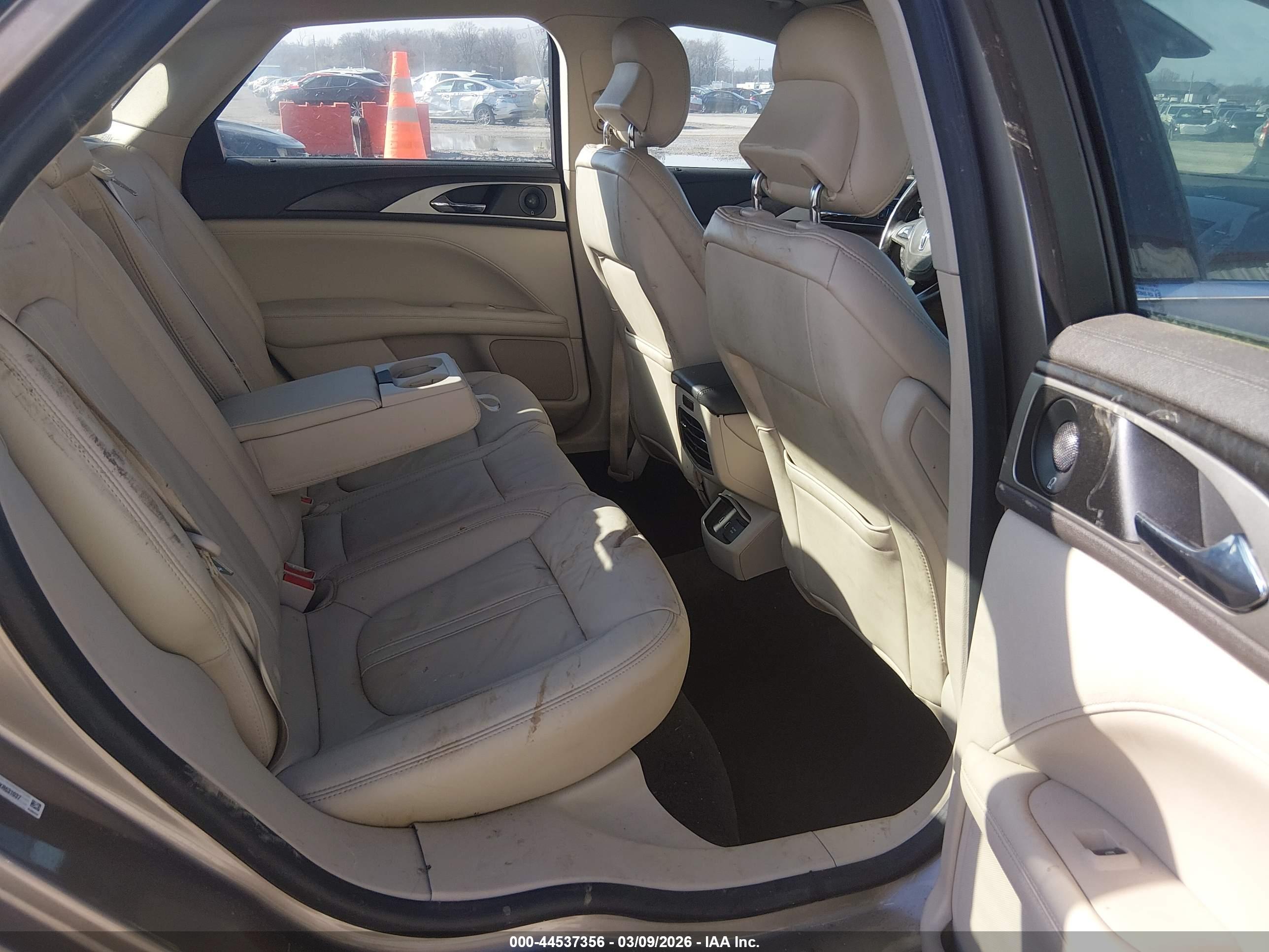 LINCOLN MKZ image 8