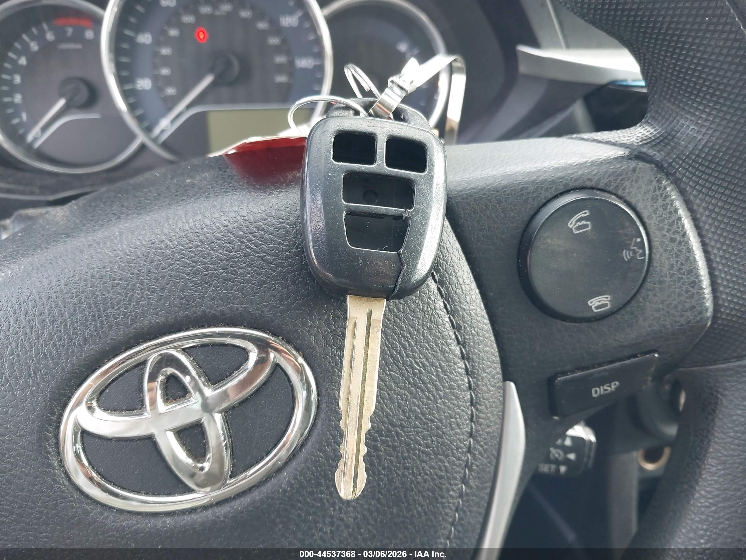 TOYOTA COROLLA image 11