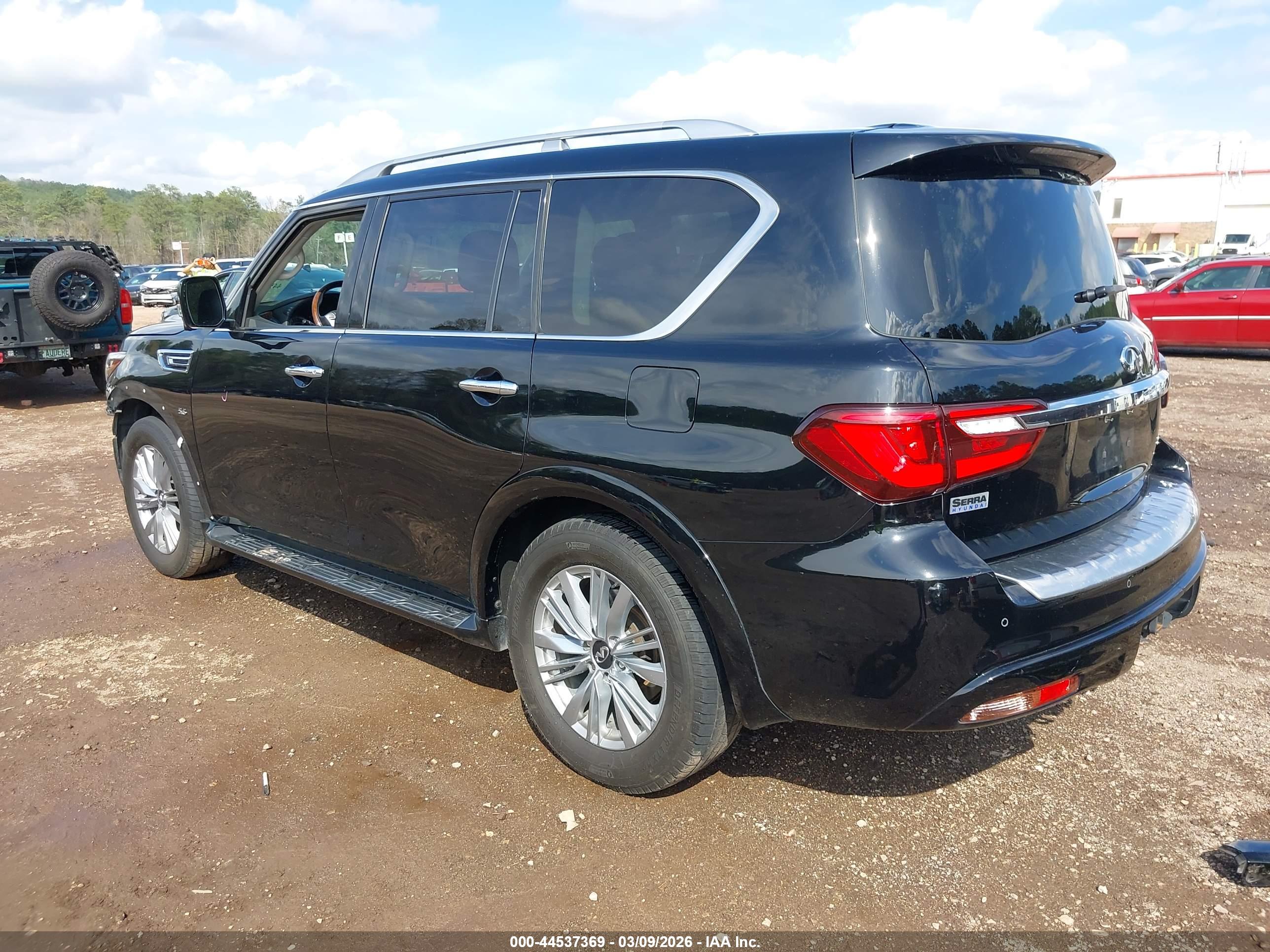 INFINITI QX80 image 3