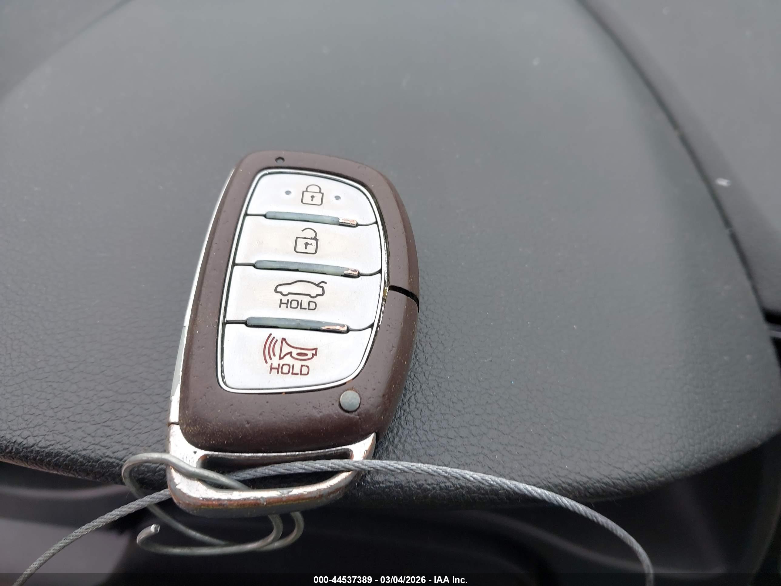 HYUNDAI ELANTRA image 11