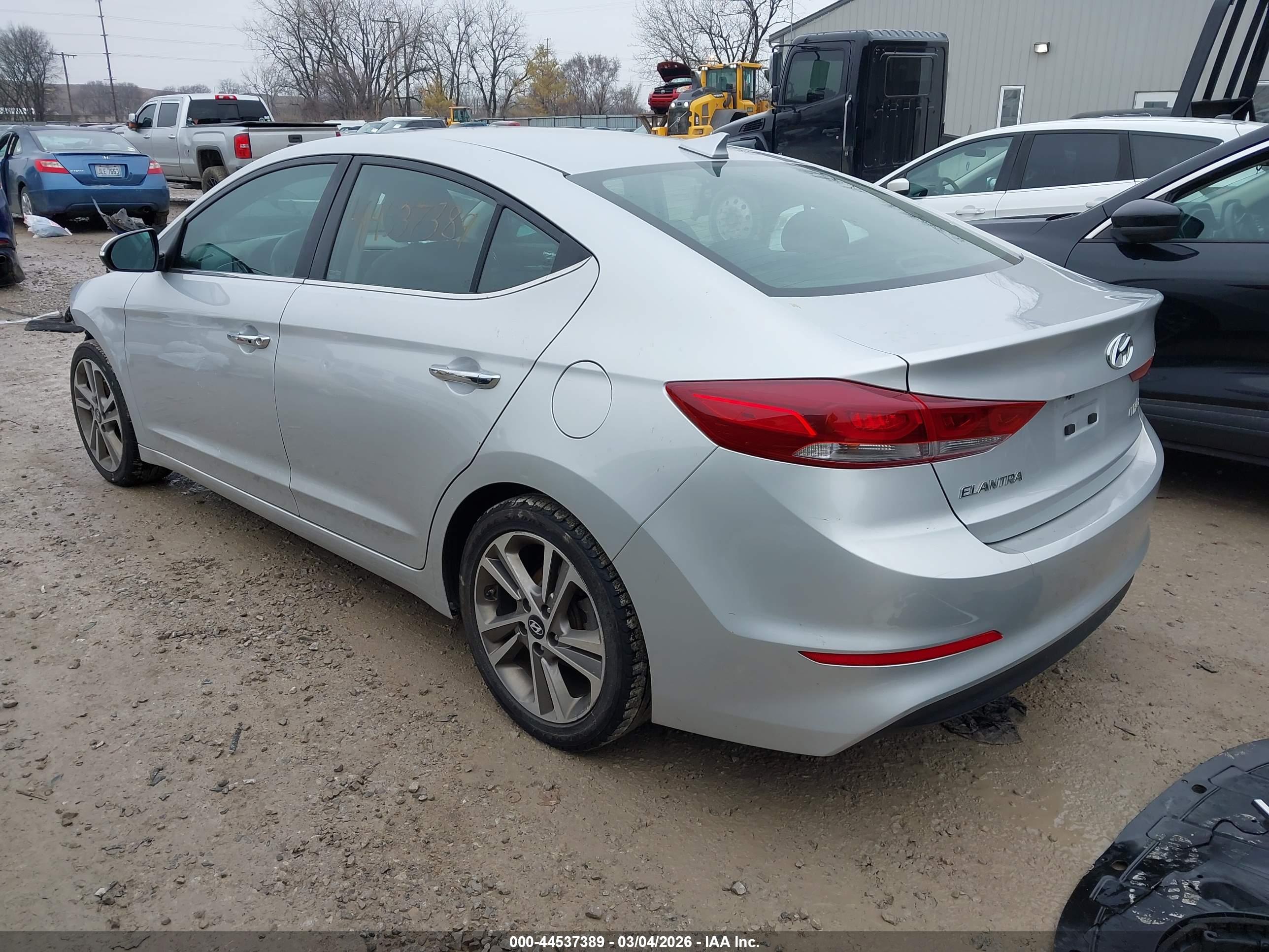 HYUNDAI ELANTRA image 3