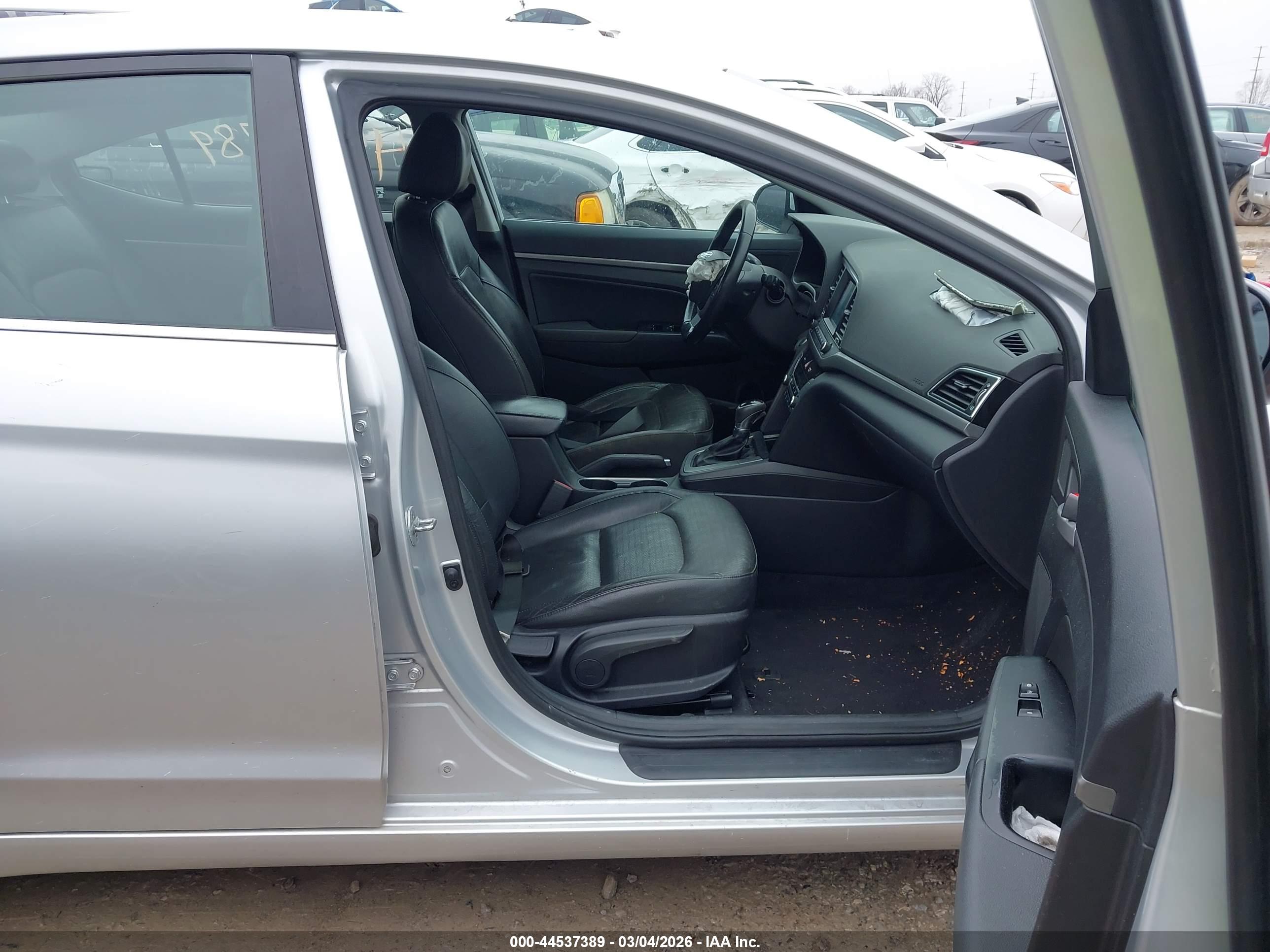 HYUNDAI ELANTRA image 5