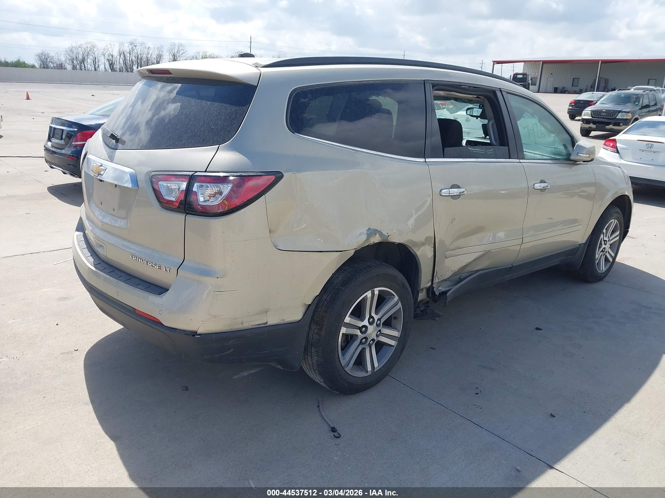 CHEVROLET TRAVERSE image 4