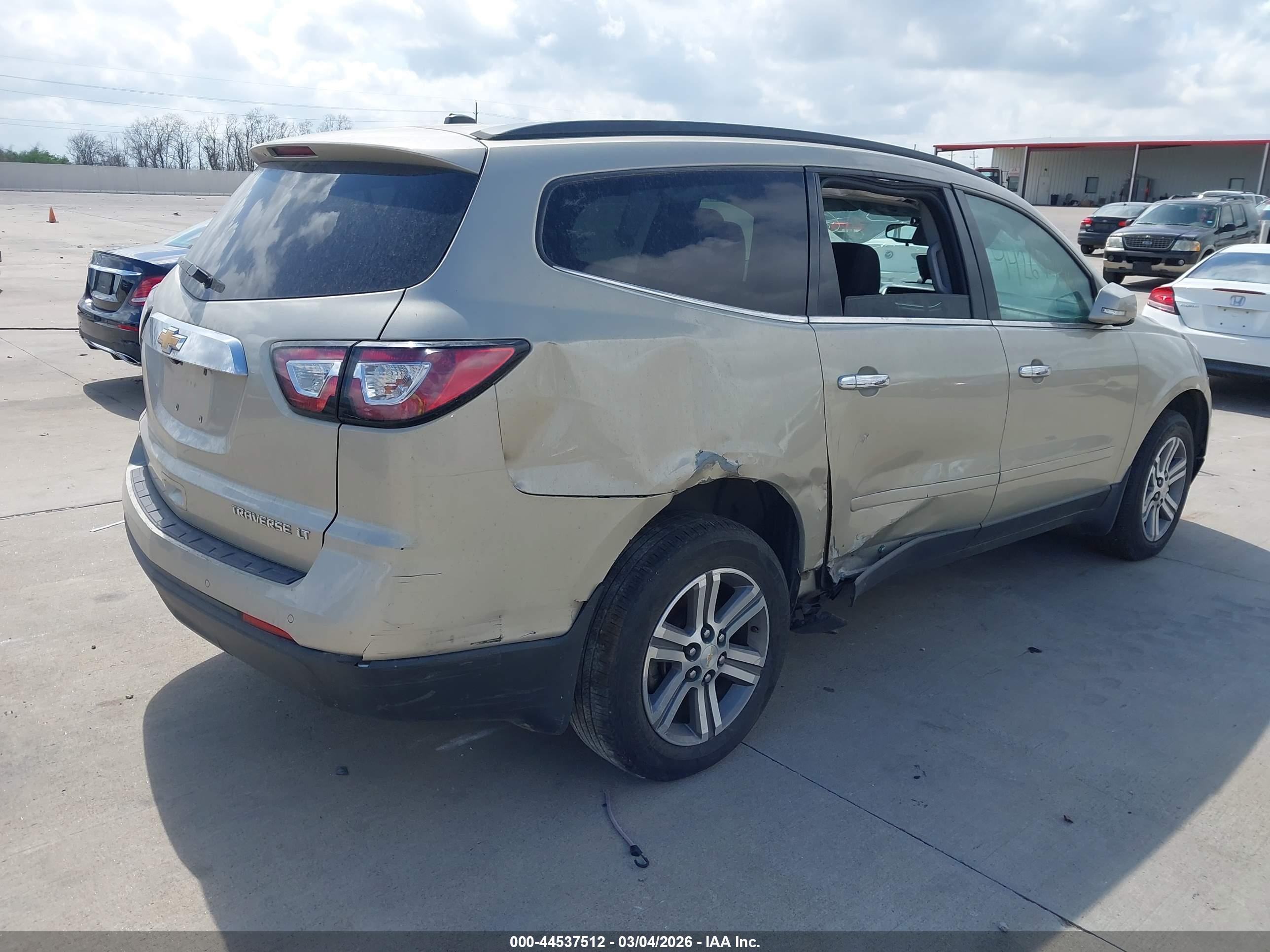 CHEVROLET TRAVERSE image 6