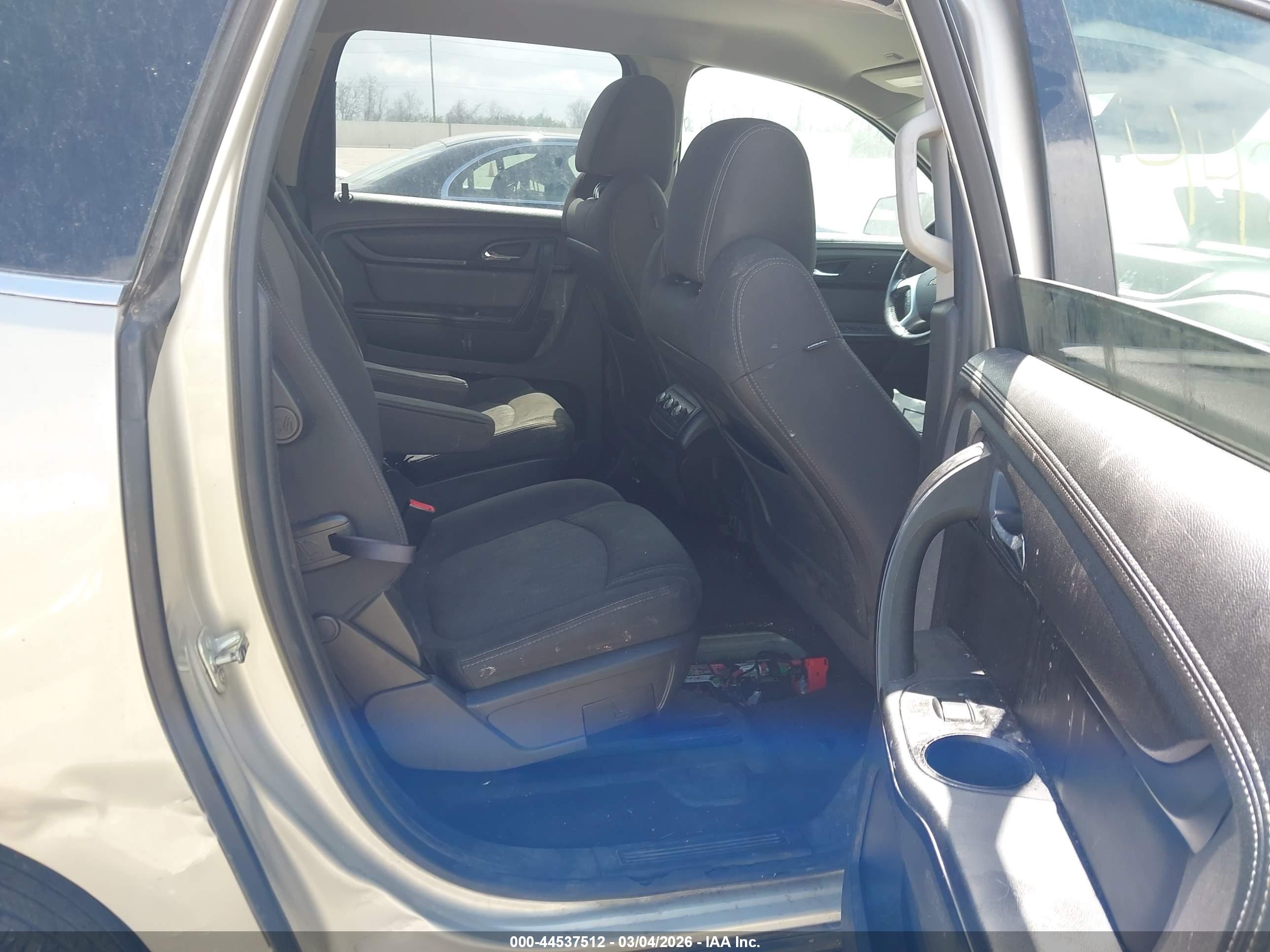 CHEVROLET TRAVERSE image 8