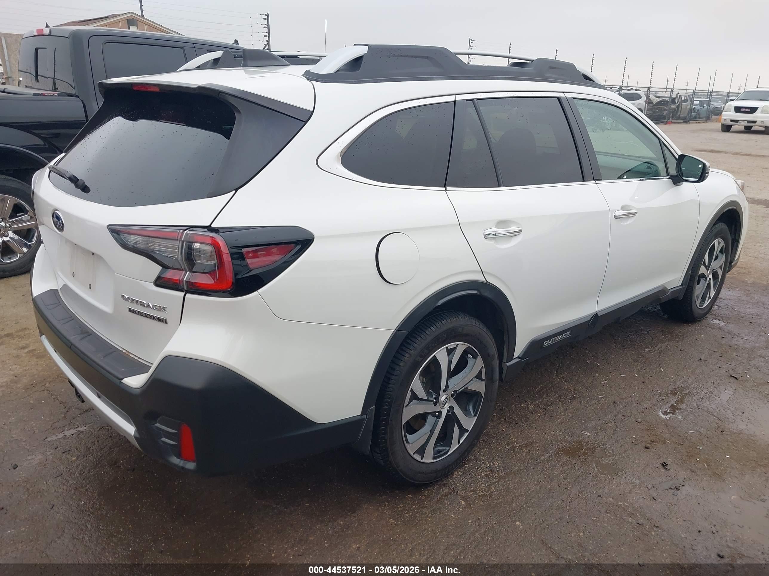 SUBARU OUTBACK image 4