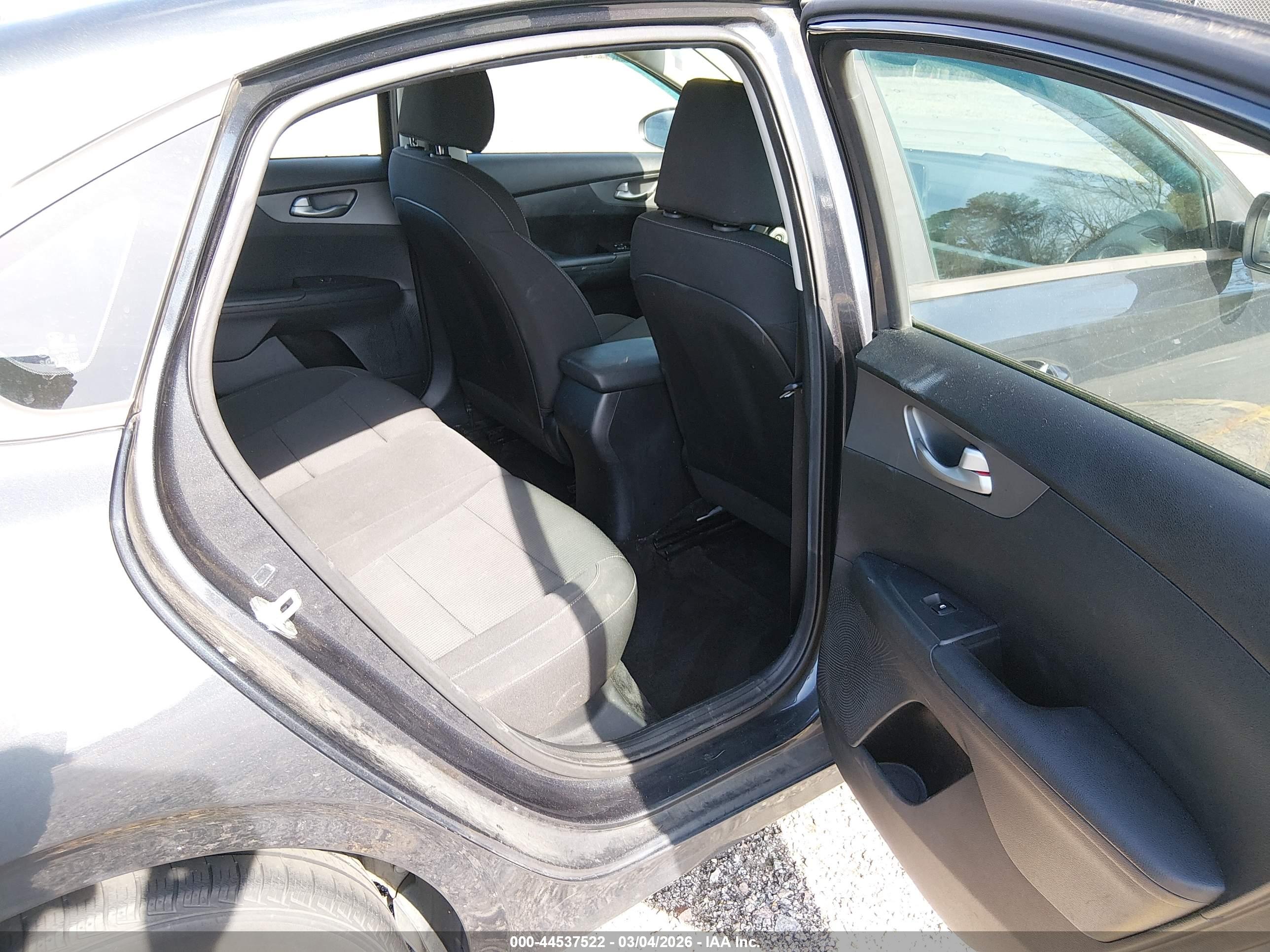 KIA FORTE image 8