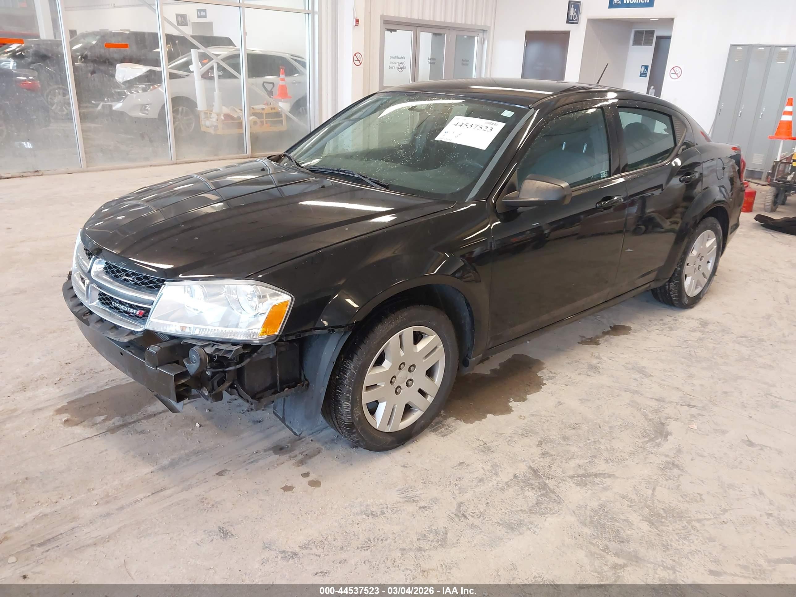 DODGE AVENGER image 2