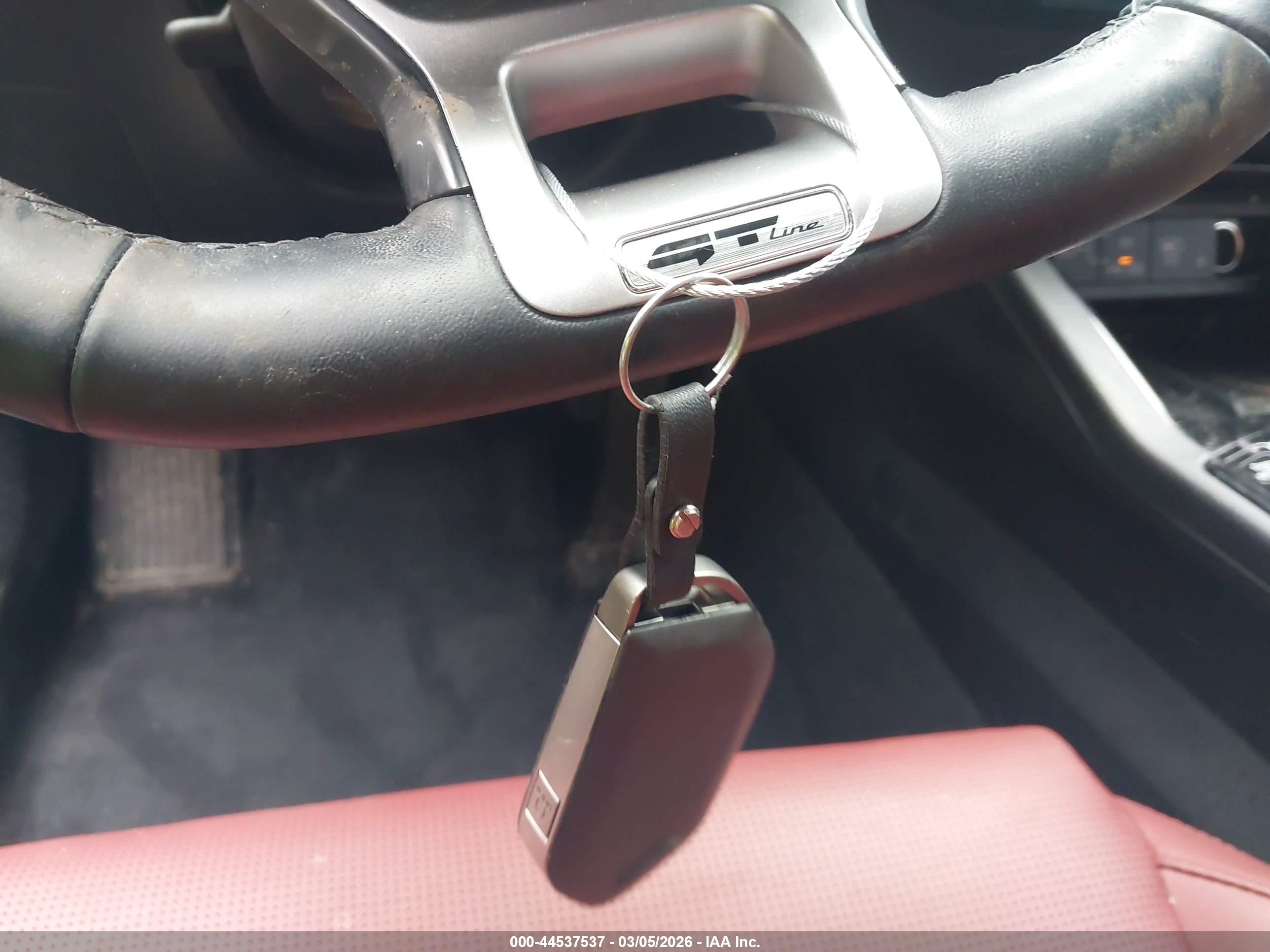 KIA K5 image 11