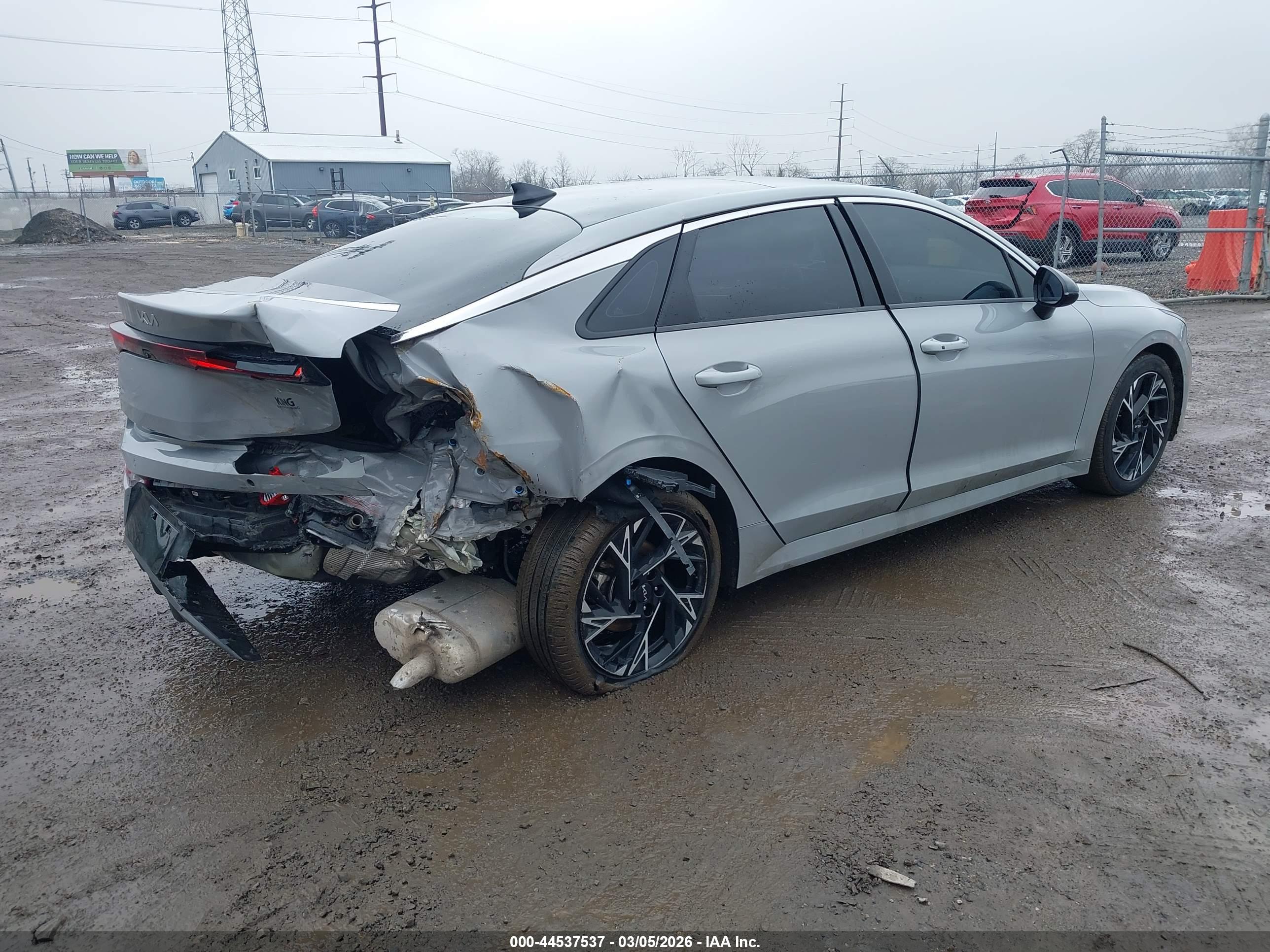 KIA K5 image 4