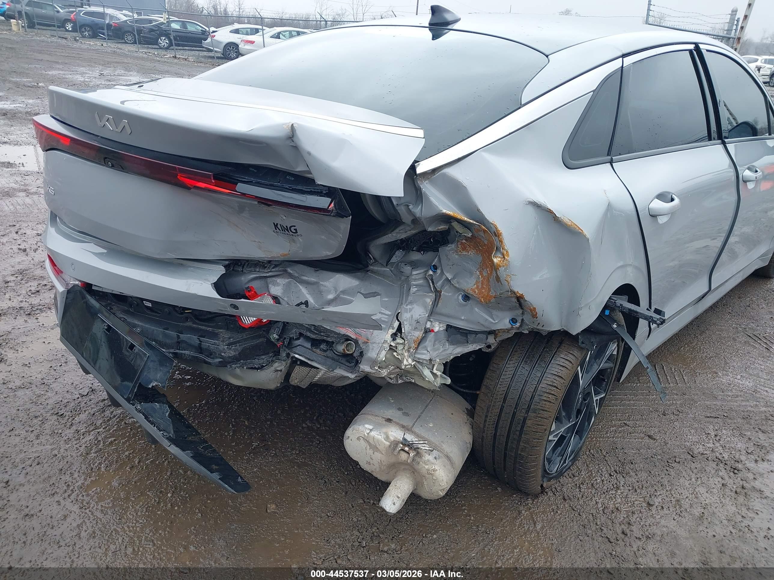 KIA K5 image 6