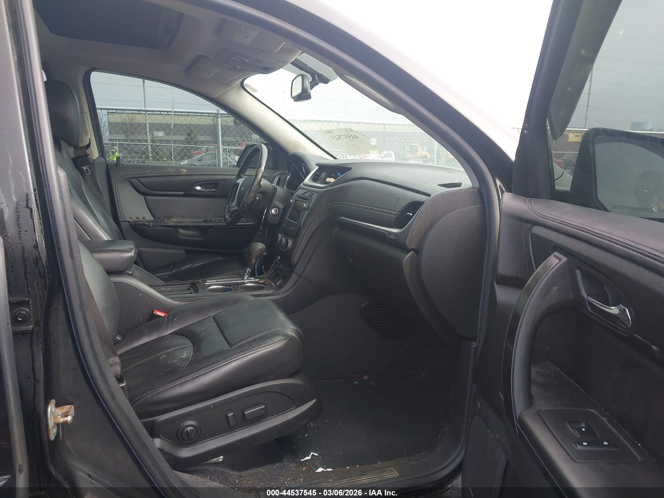 CHEVROLET TRAVERSE image 5