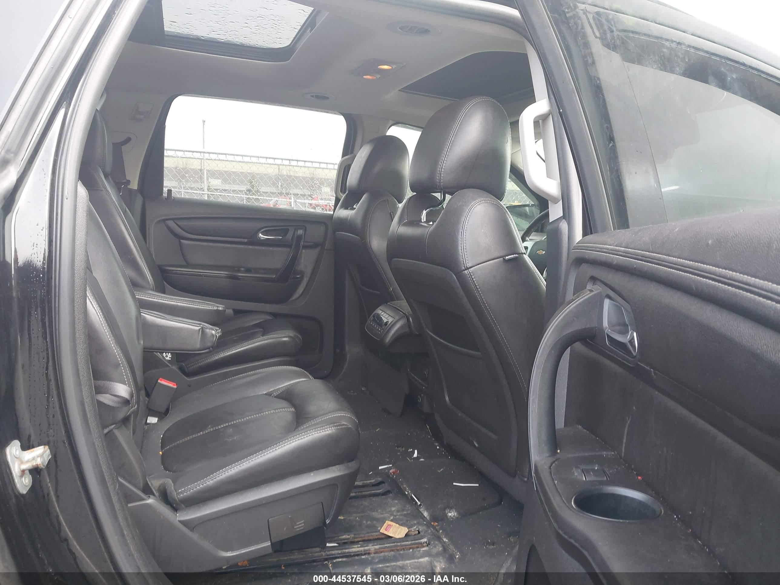 CHEVROLET TRAVERSE image 8