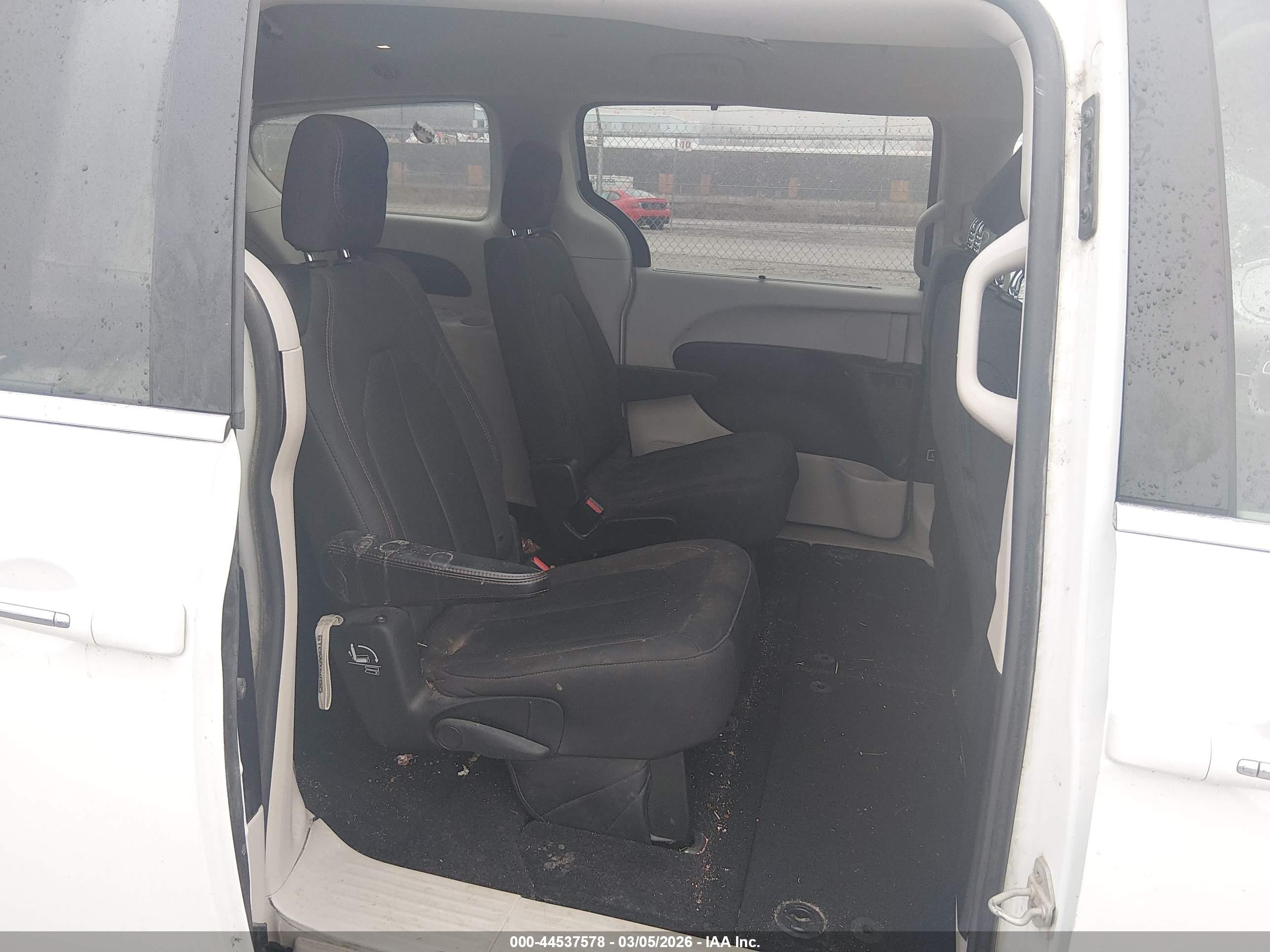 CHRYSLER PACIFICA image 8