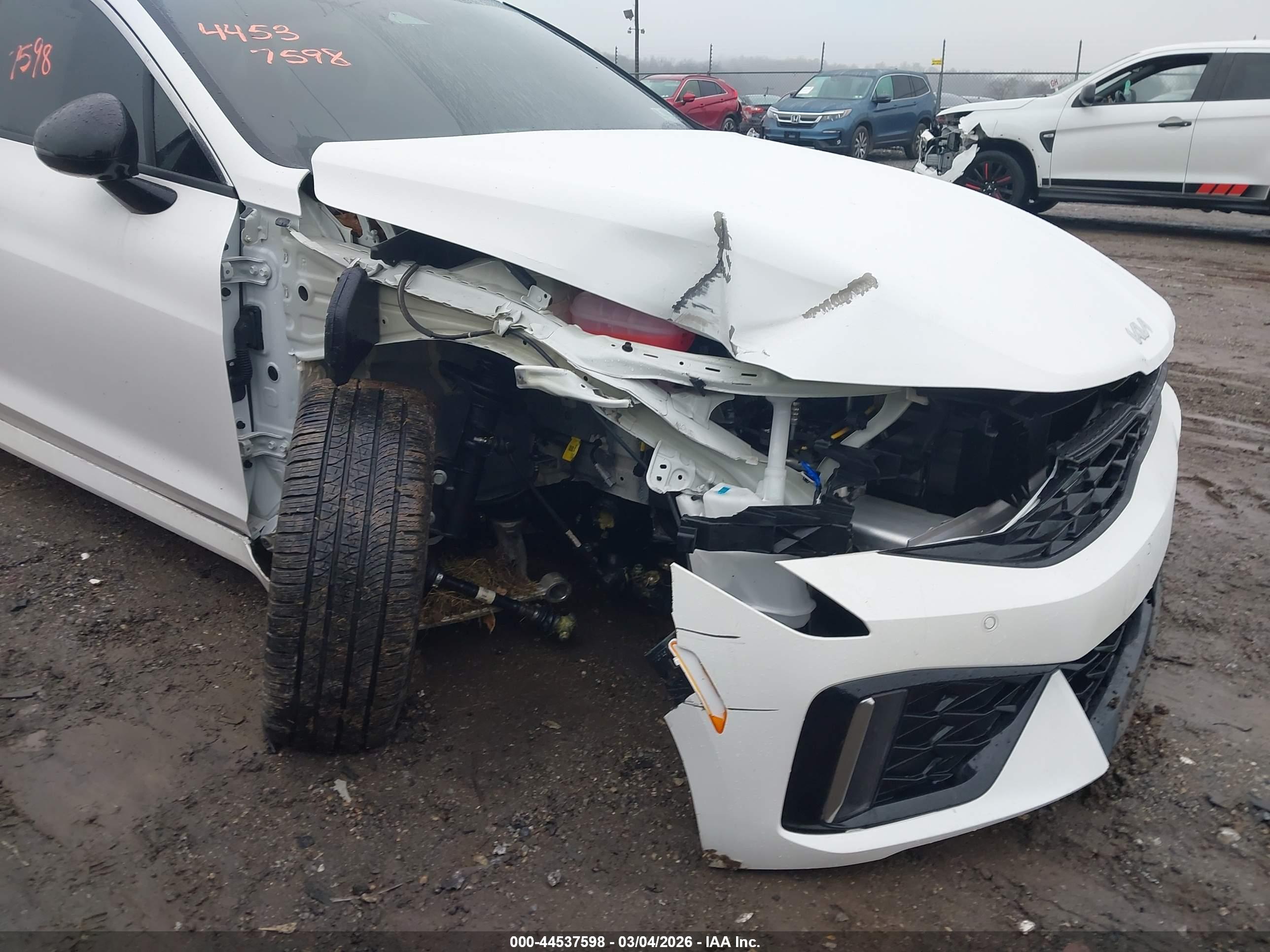 KIA K5 image 6