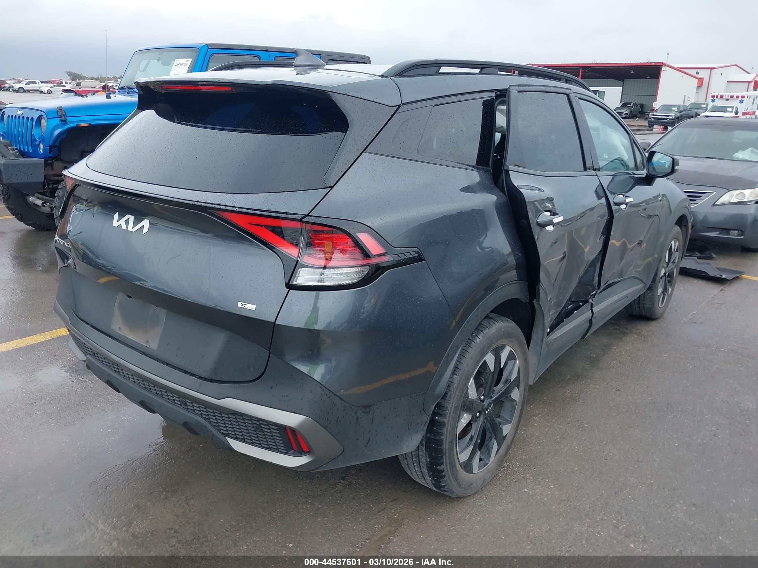 KIA SPORTAGE image 4