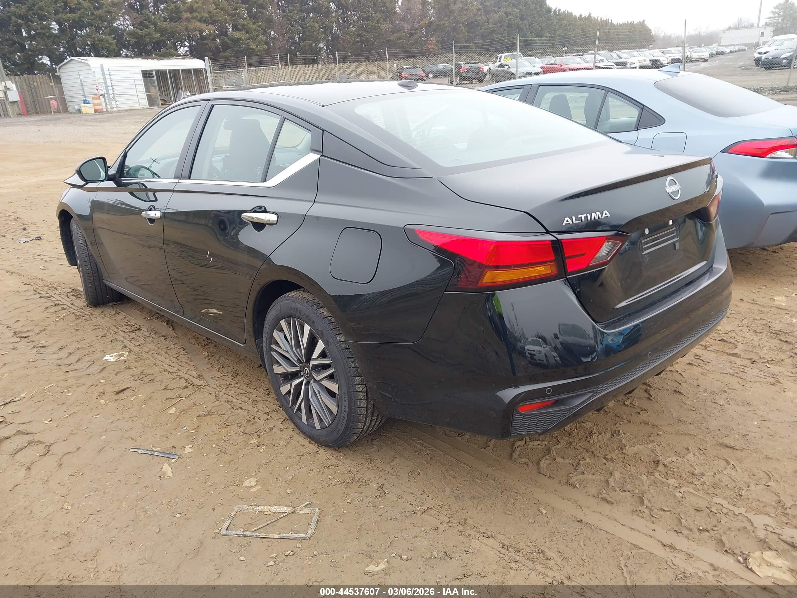 NISSAN ALTIMA image 3