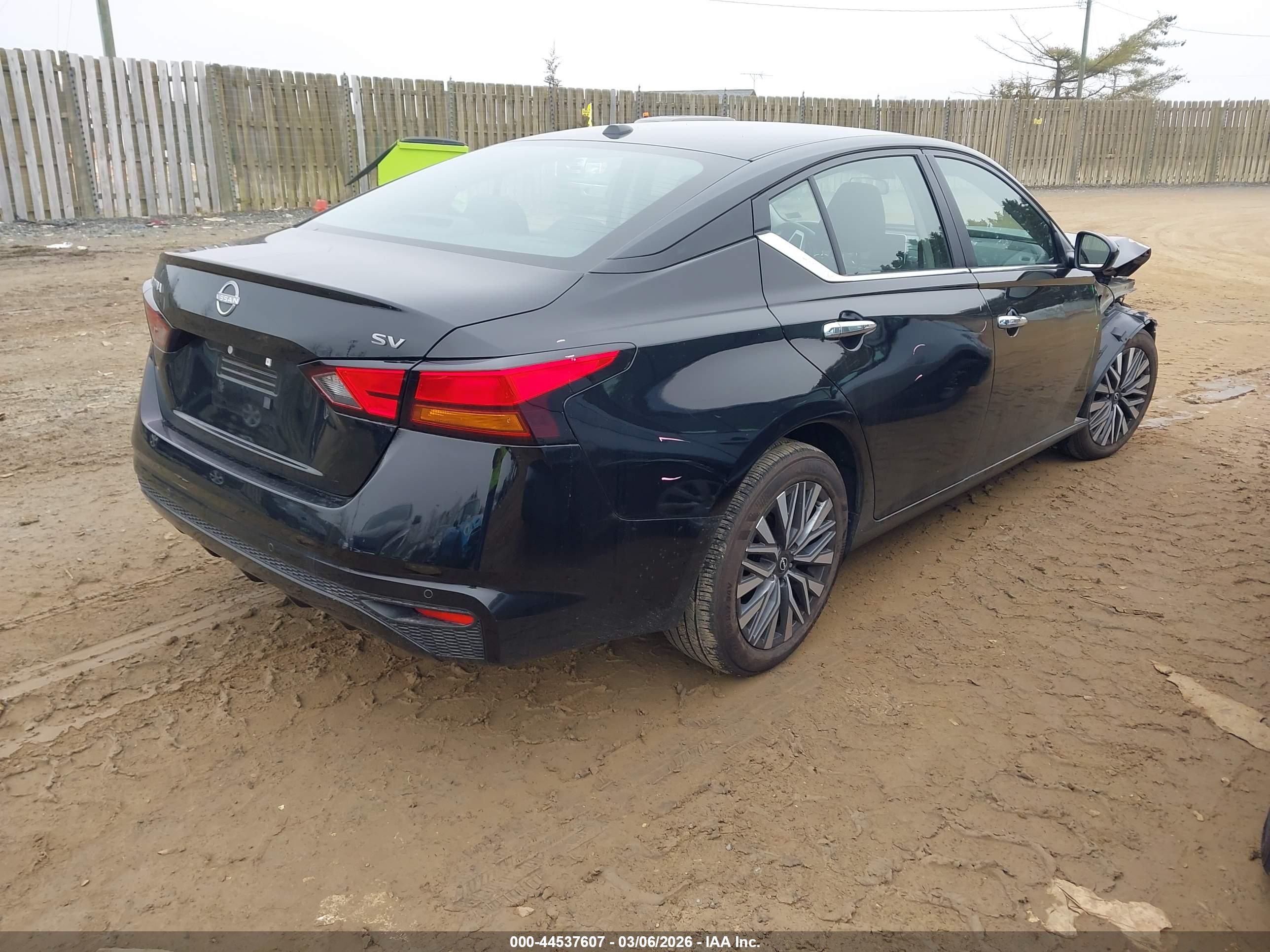 NISSAN ALTIMA image 4