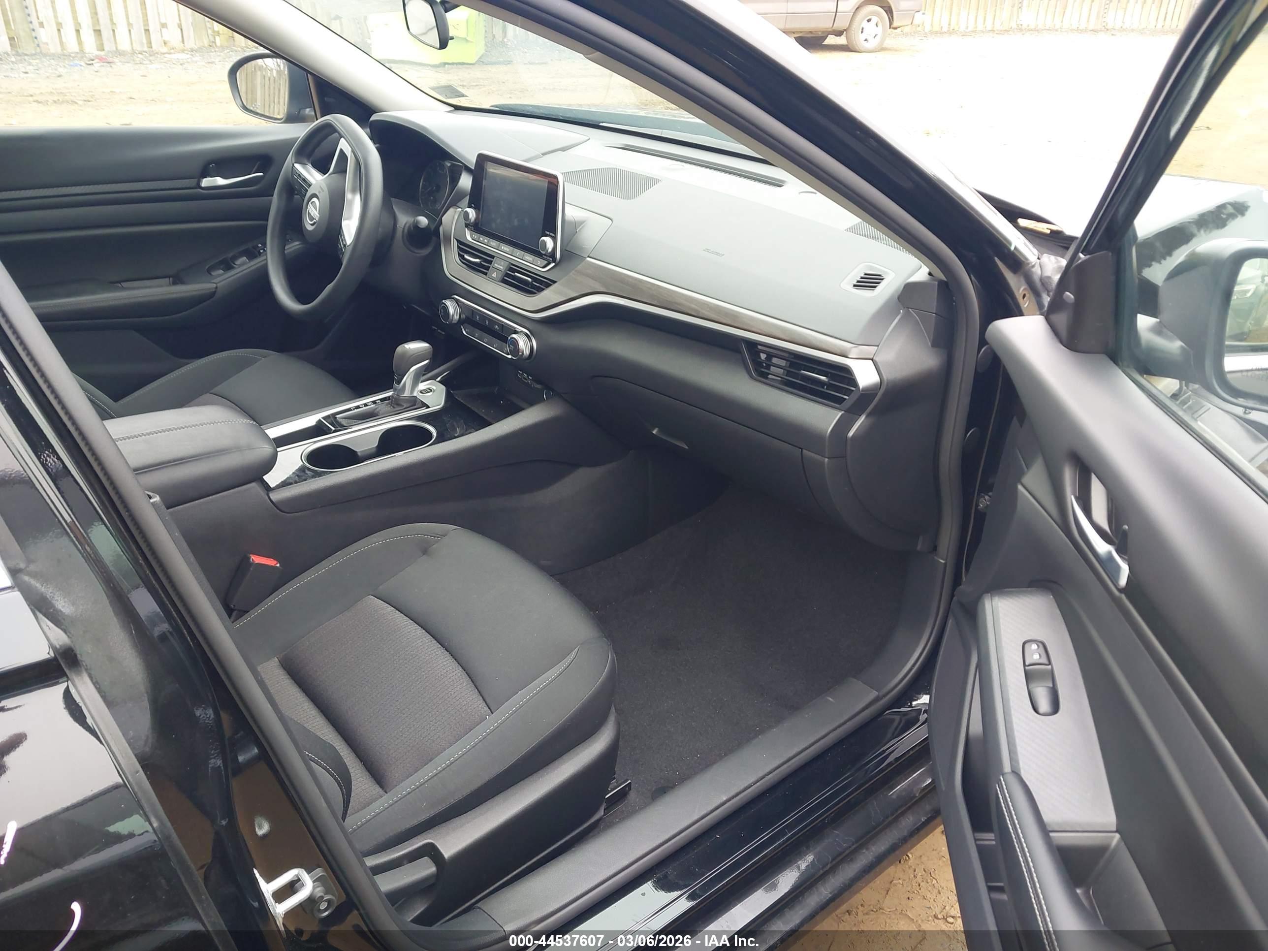 NISSAN ALTIMA image 5