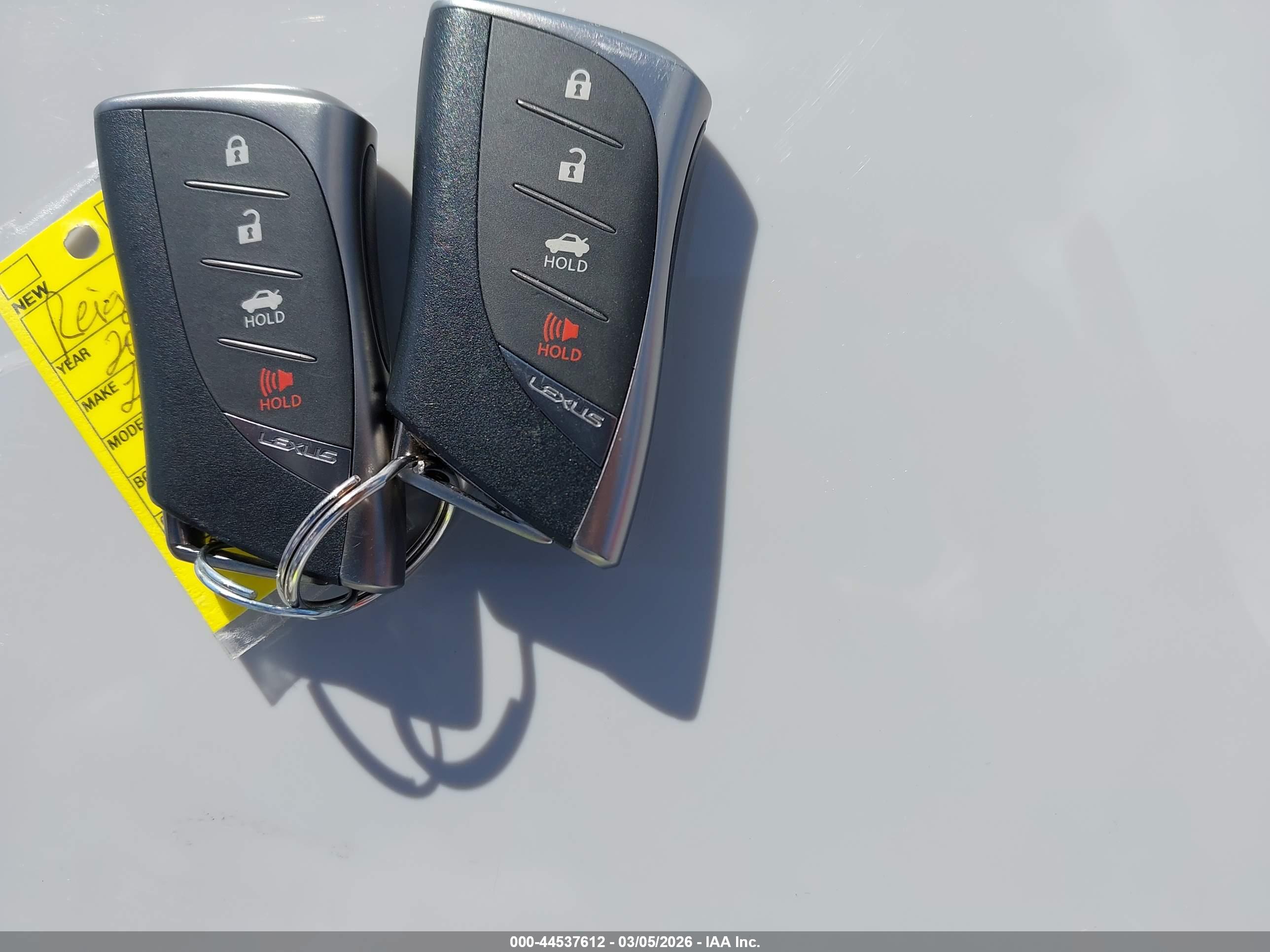LEXUS LS image 11