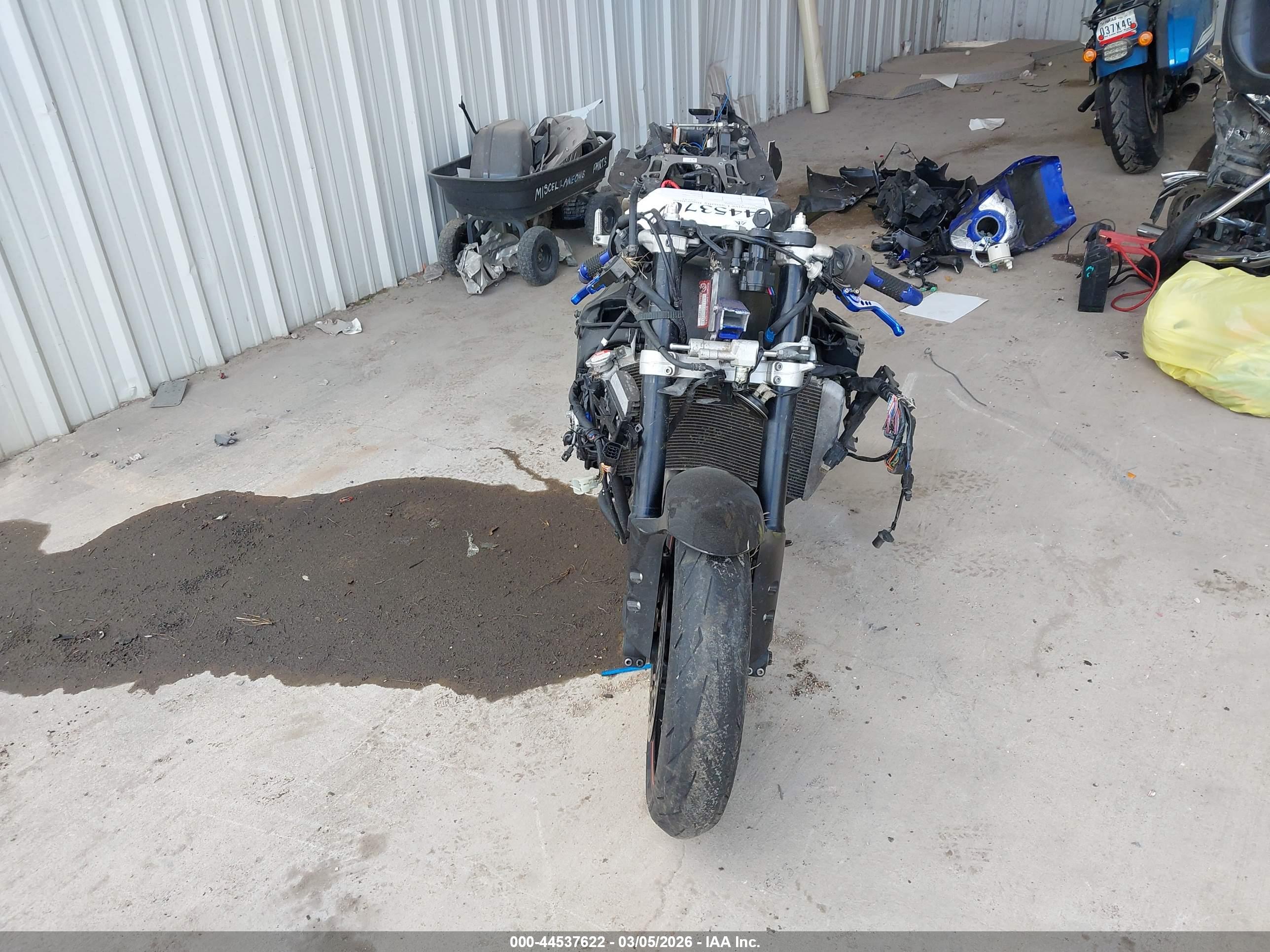 YAMAHA YZFR1 image 5