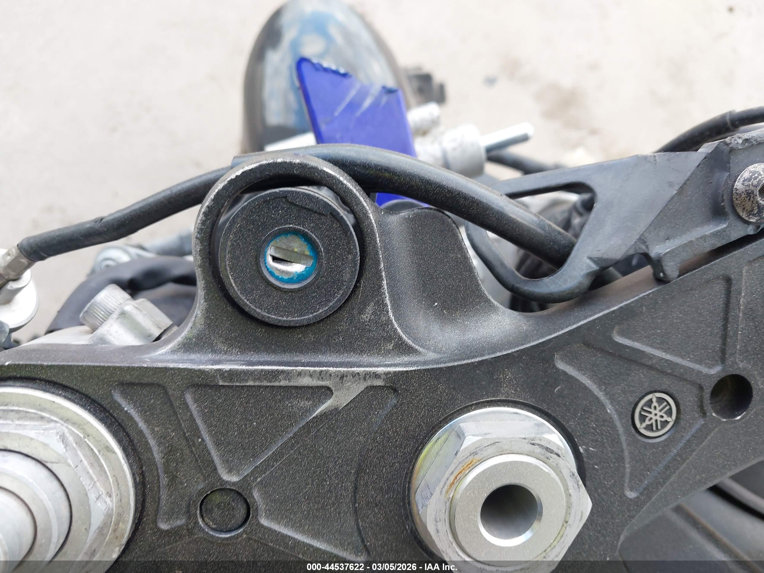 YAMAHA YZFR1 image 7