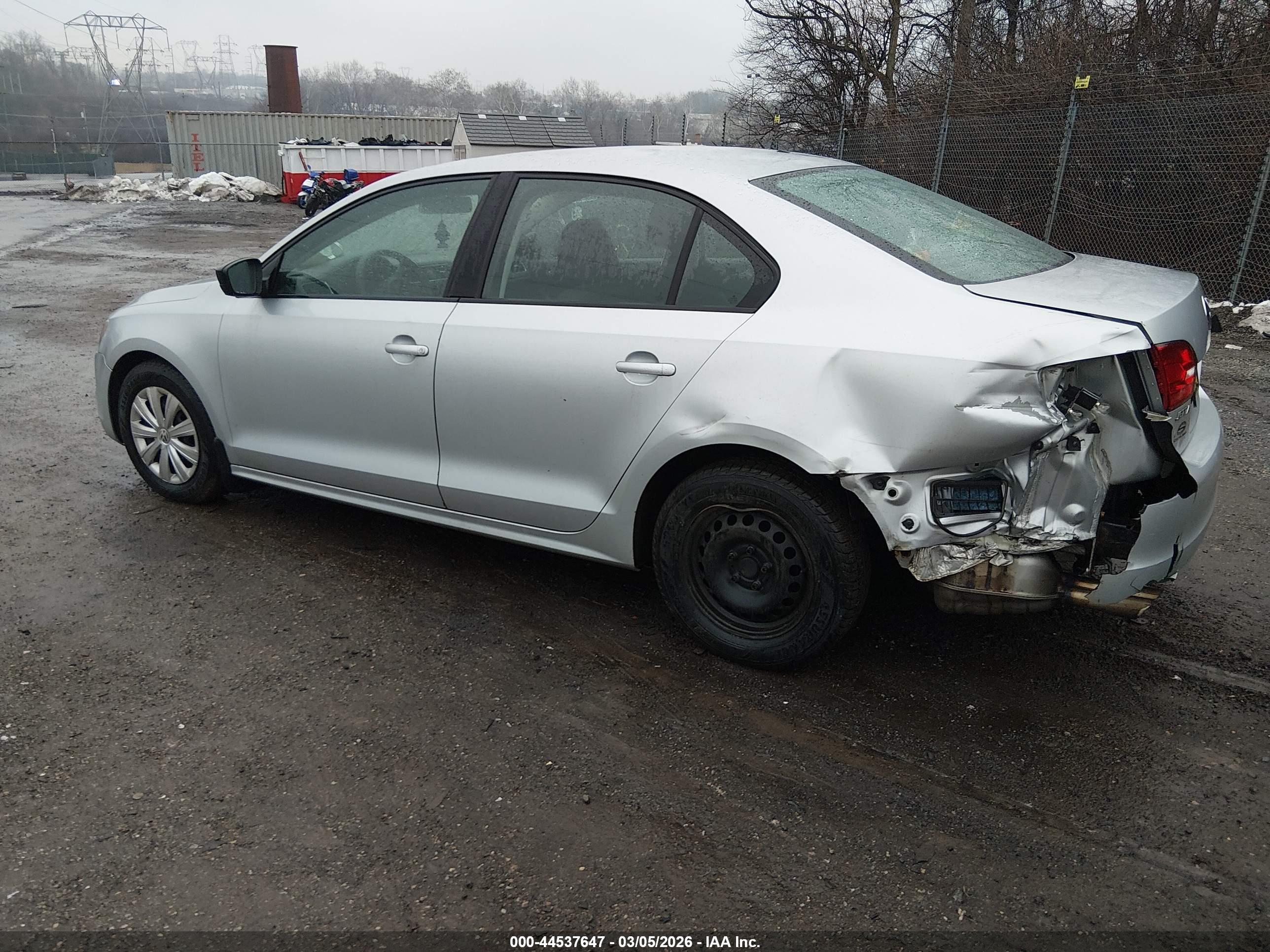 VOLKSWAGEN JETTA image 3