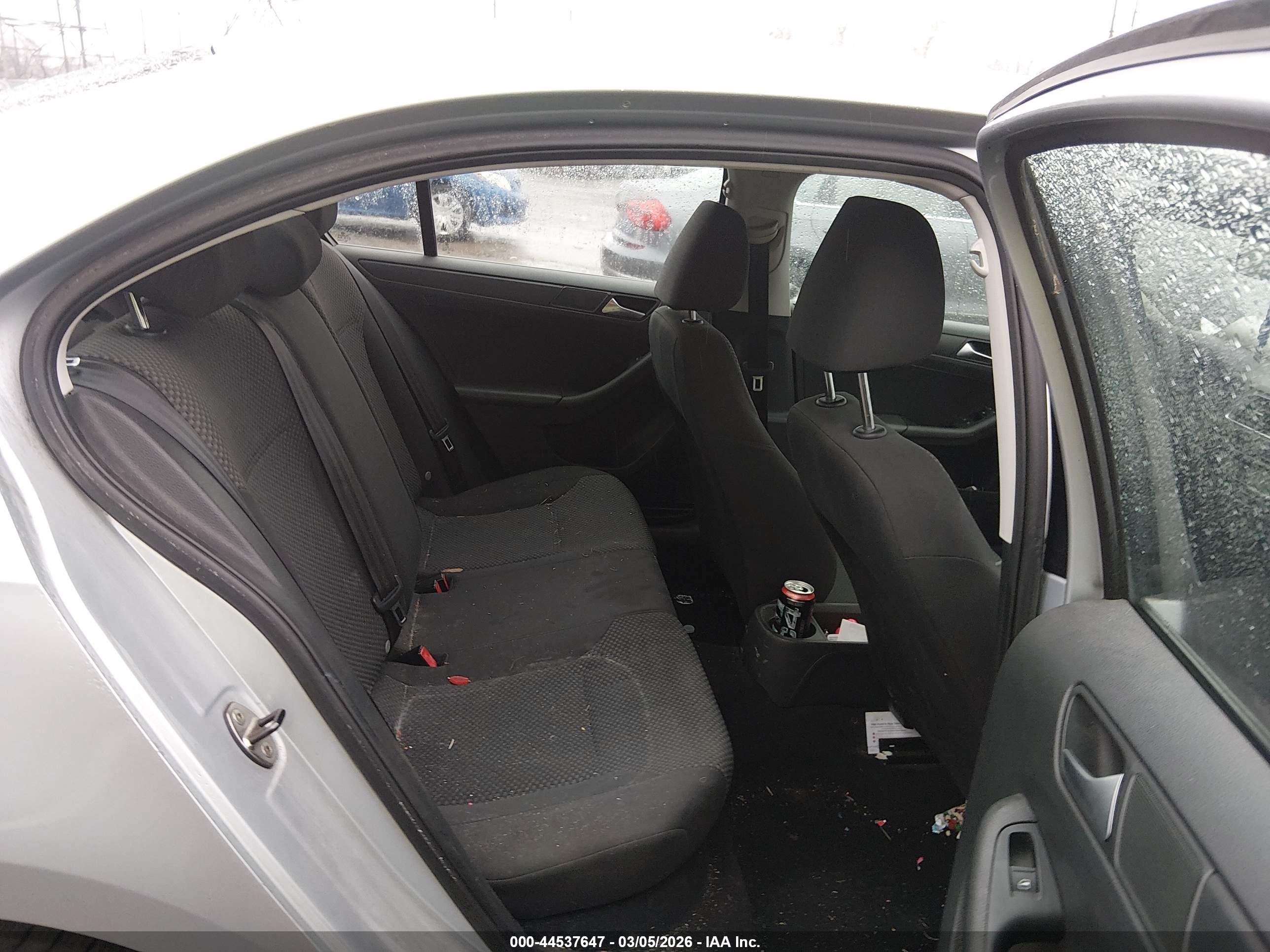 VOLKSWAGEN JETTA image 8