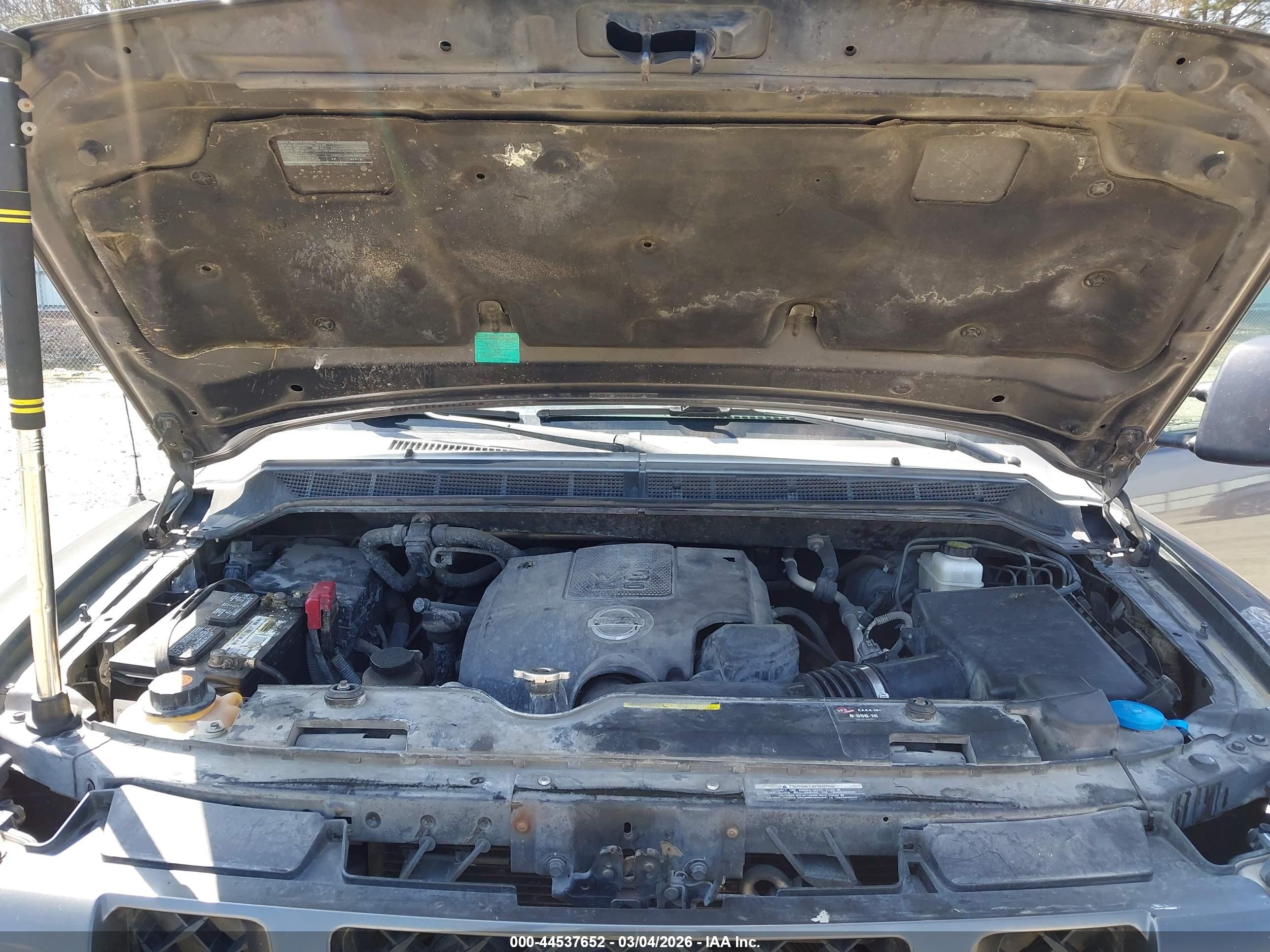NISSAN TITAN image 10
