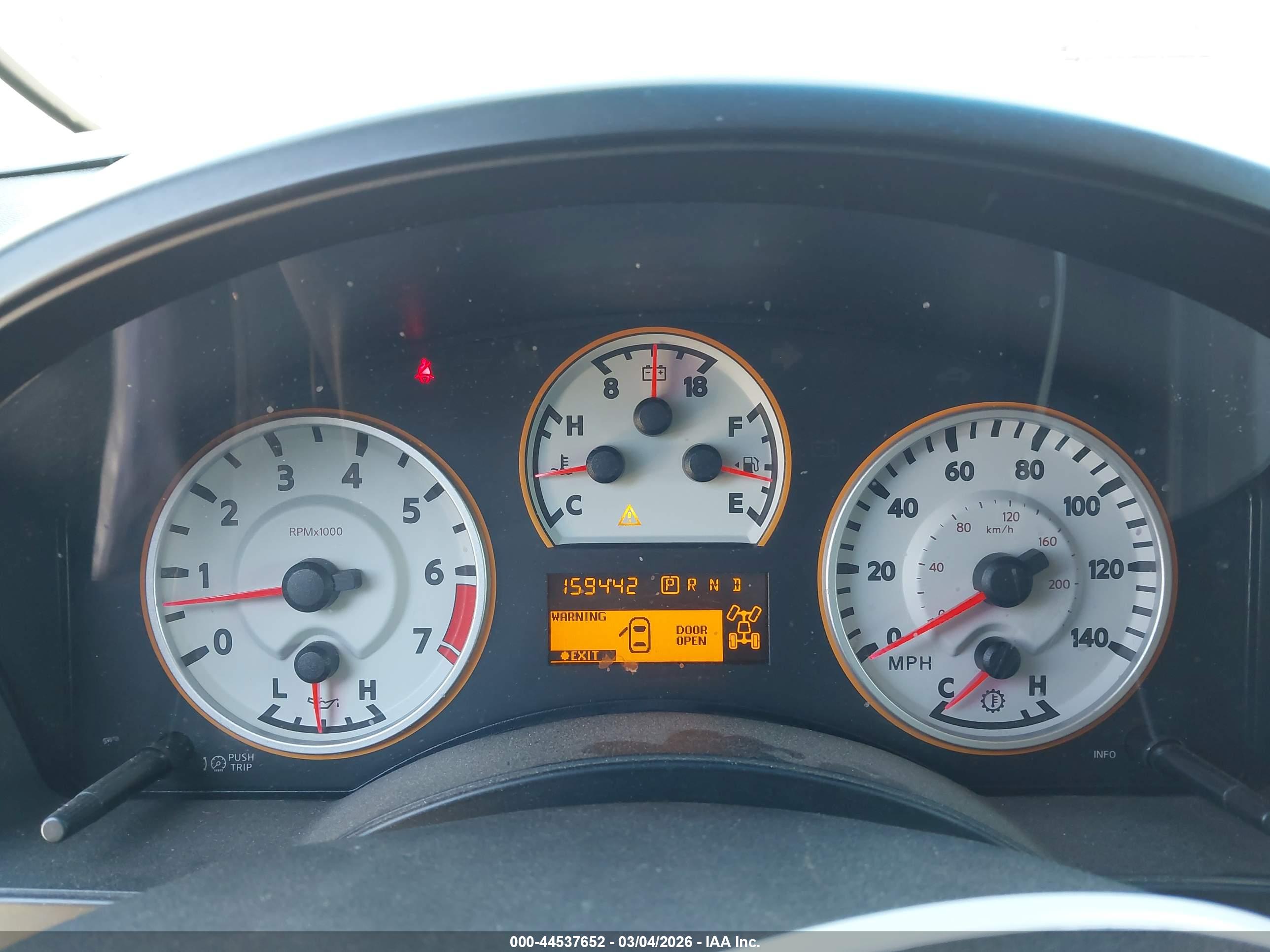 NISSAN TITAN image 7