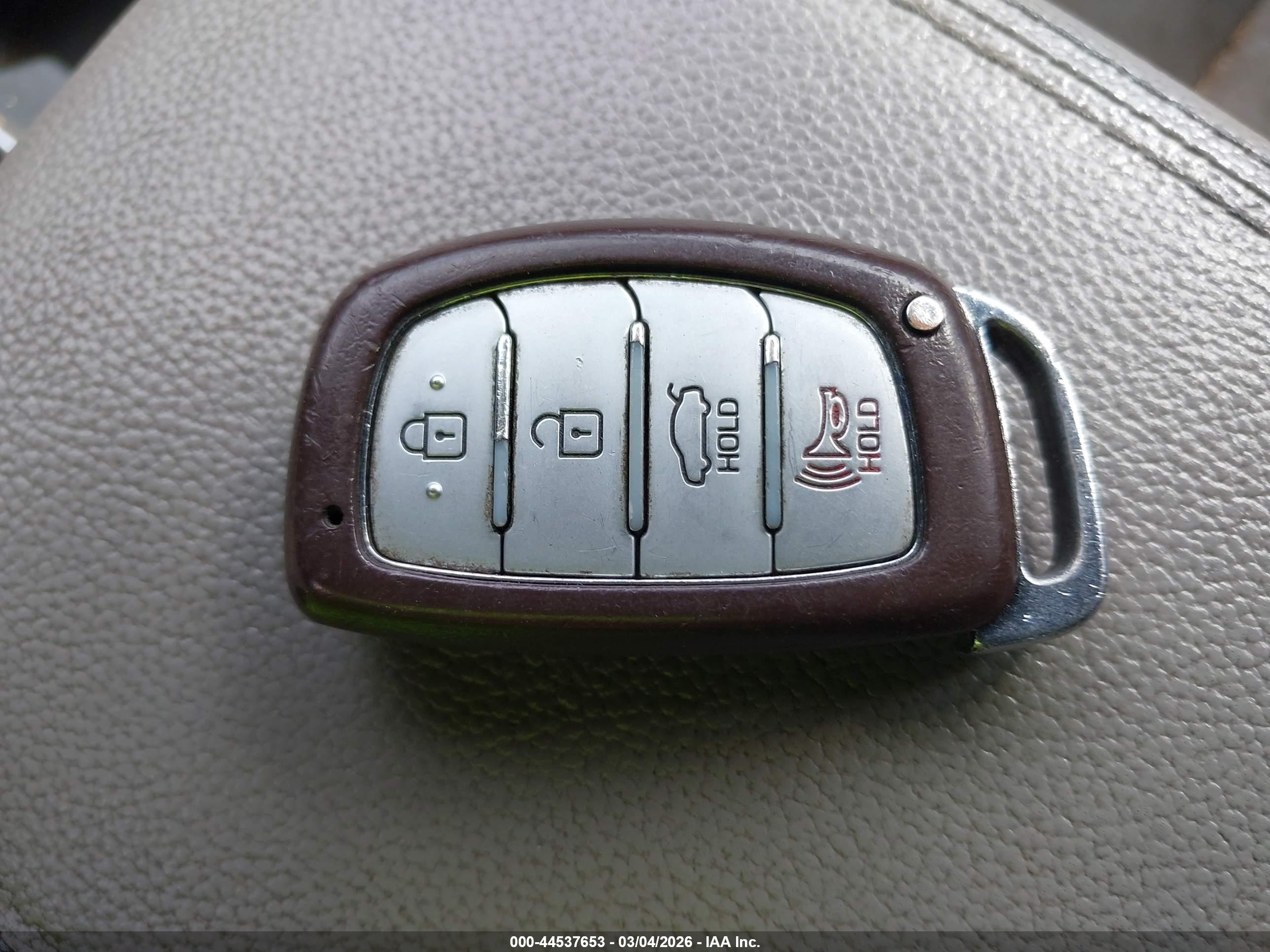HYUNDAI ELANTRA image 11
