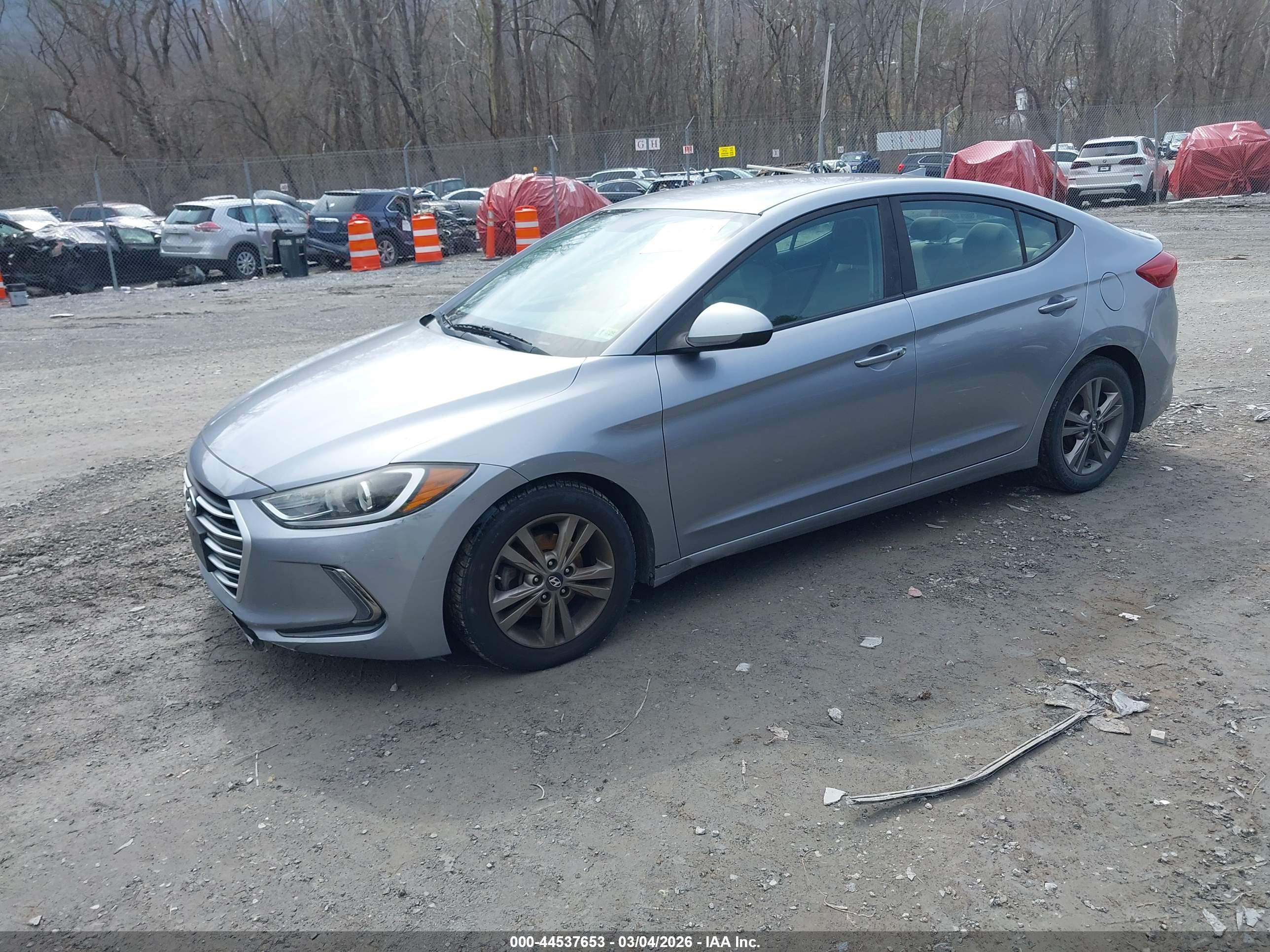 HYUNDAI ELANTRA image 2
