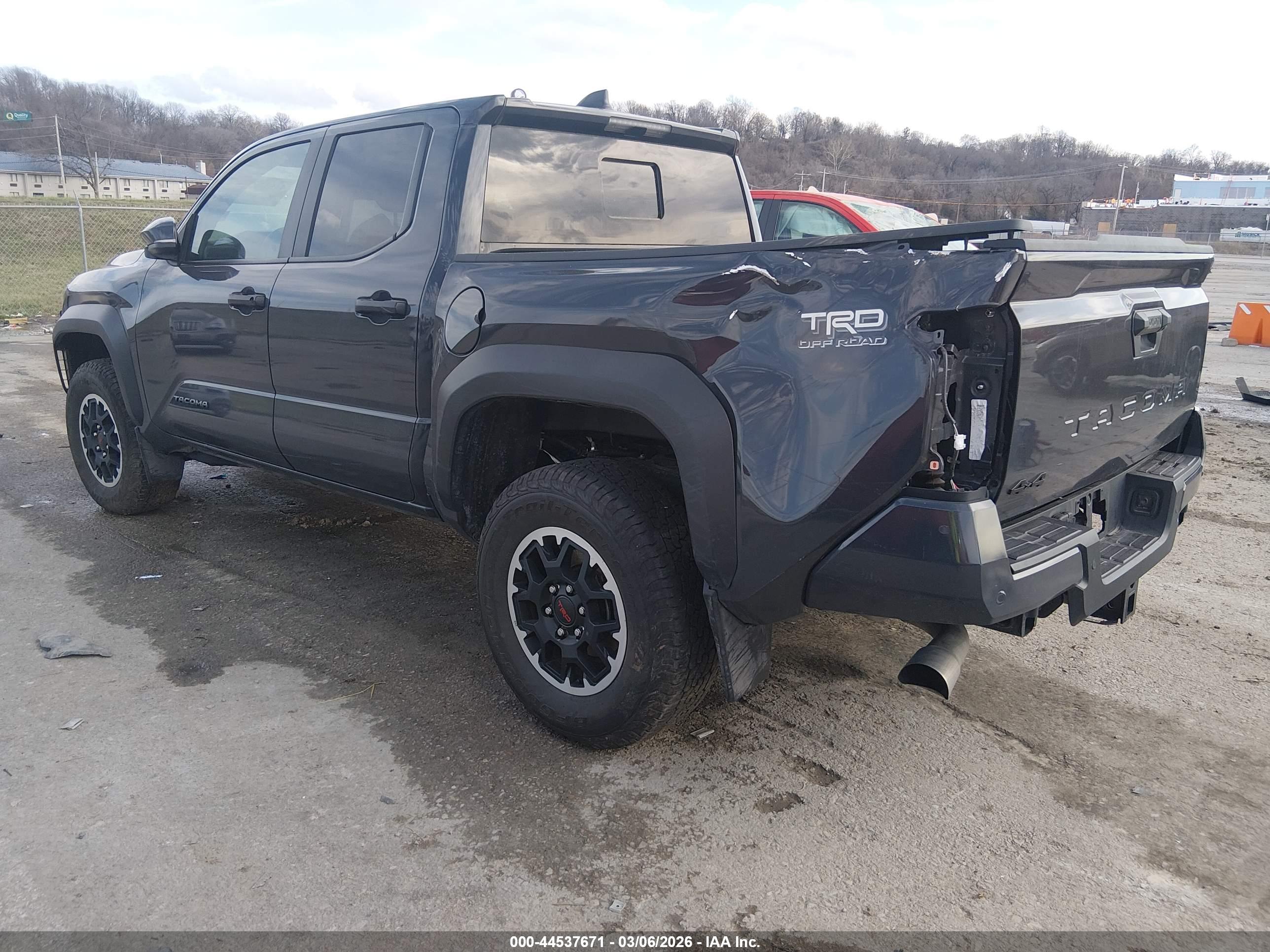 TOYOTA TACOMA image 3