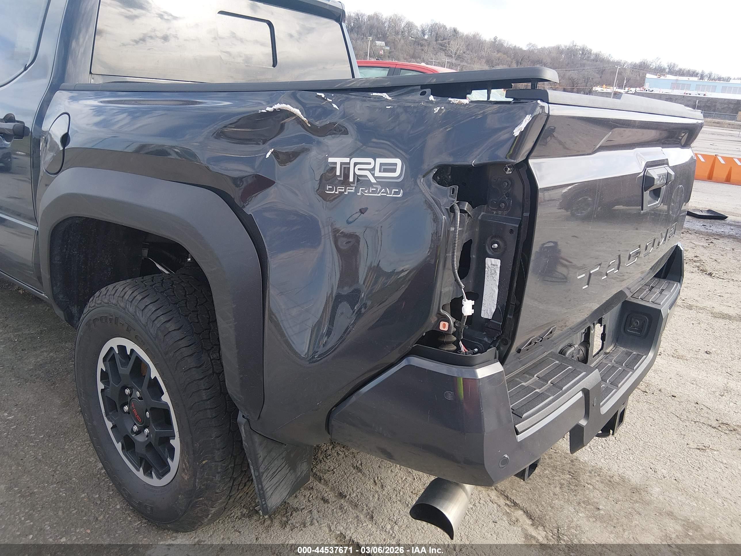 TOYOTA TACOMA image 6