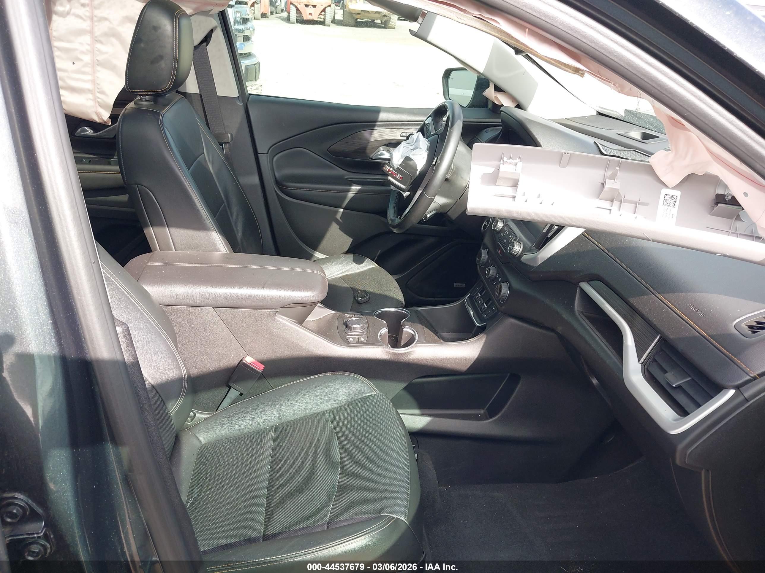GMC TERRAIN image 5