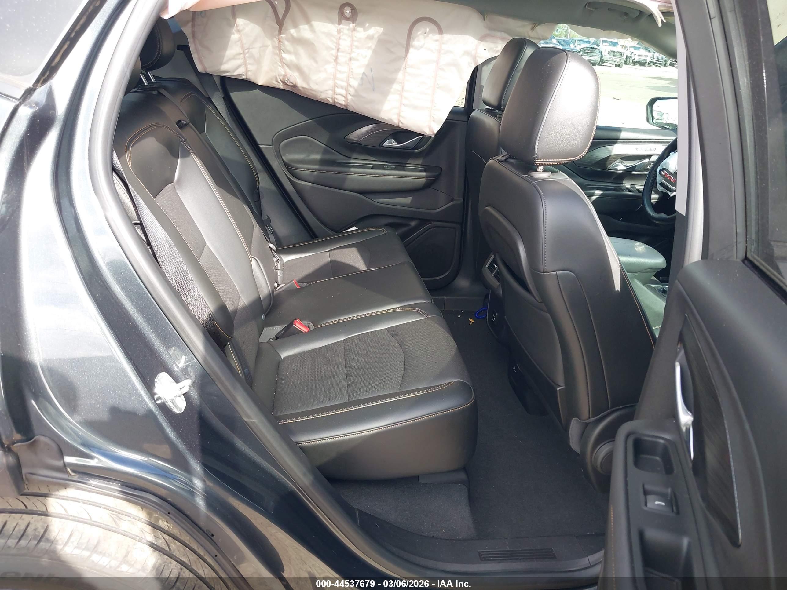GMC TERRAIN image 8