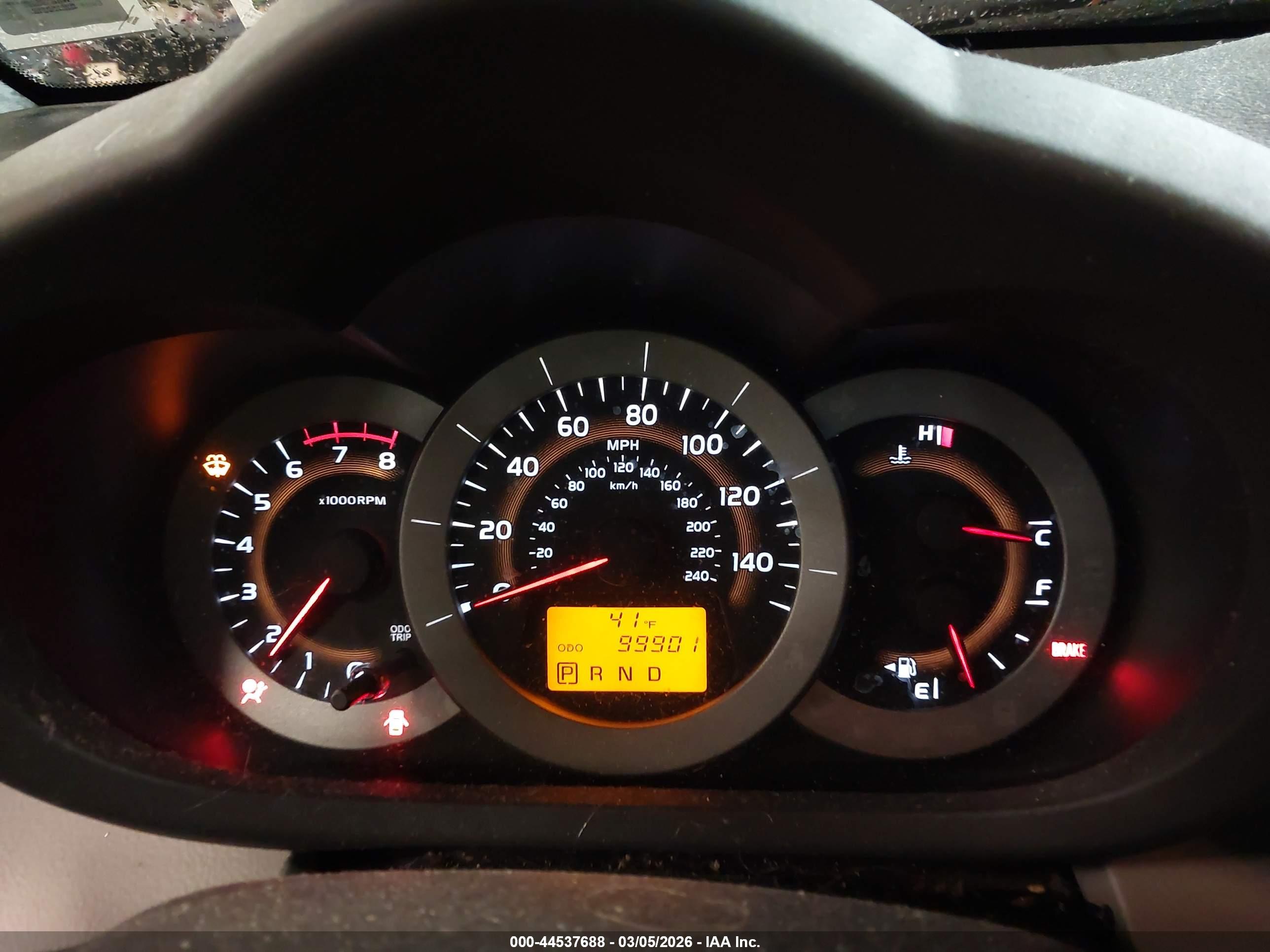 TOYOTA RAV4 image 7
