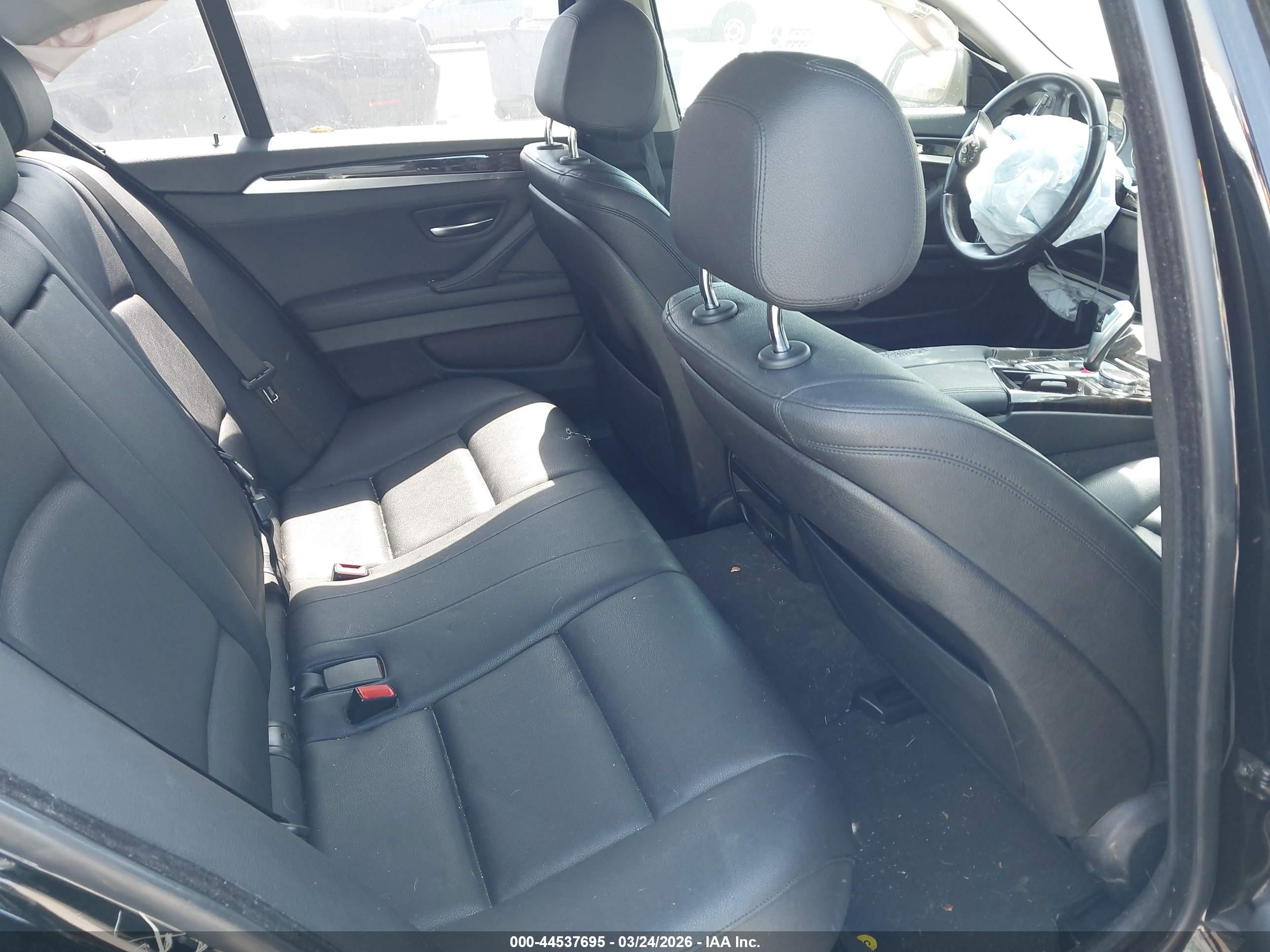 BMW 528I image 8