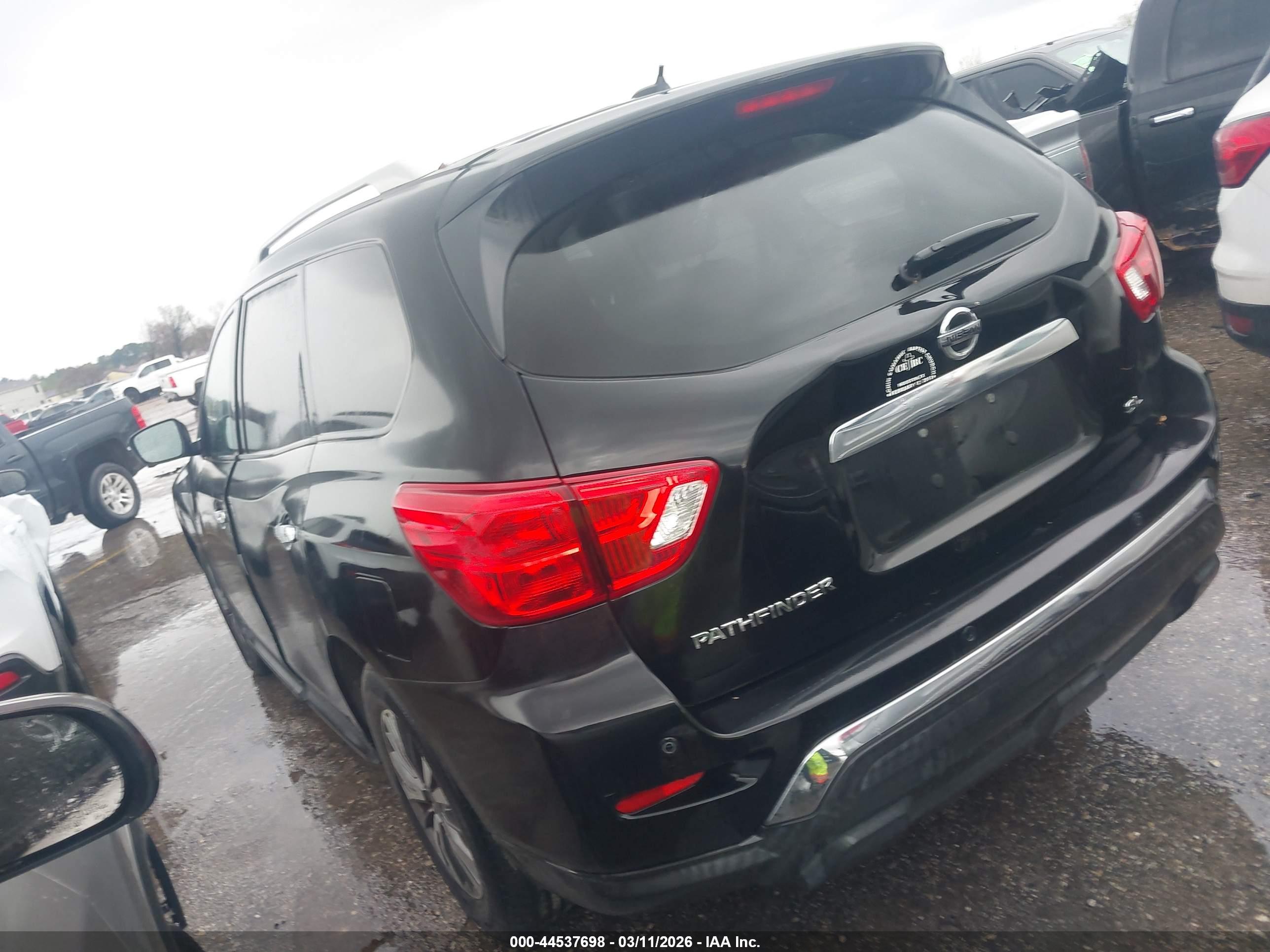 NISSAN PATHFINDER image 3